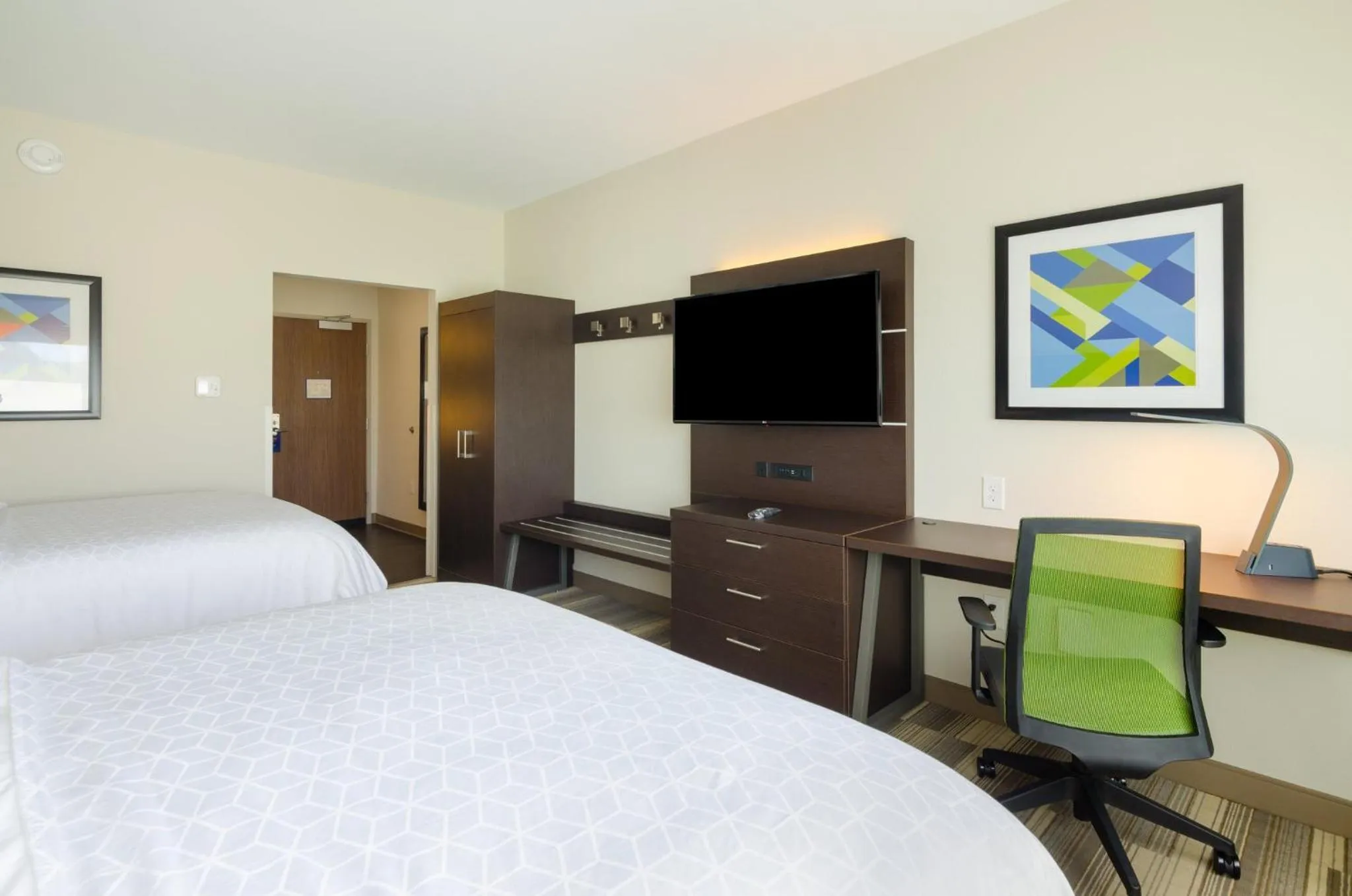 Photo of the whole room, Bed in Holiday Inn Express & Suites - Abingdon by IHG