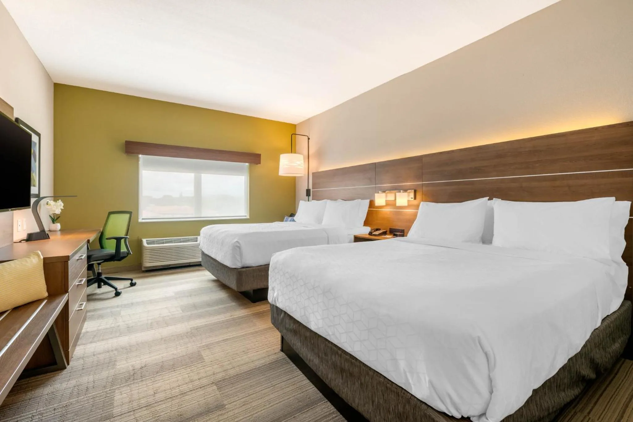 Photo of the whole room, Bed in Holiday Inn Express & Suites - Wildwood - The Villages by IHG