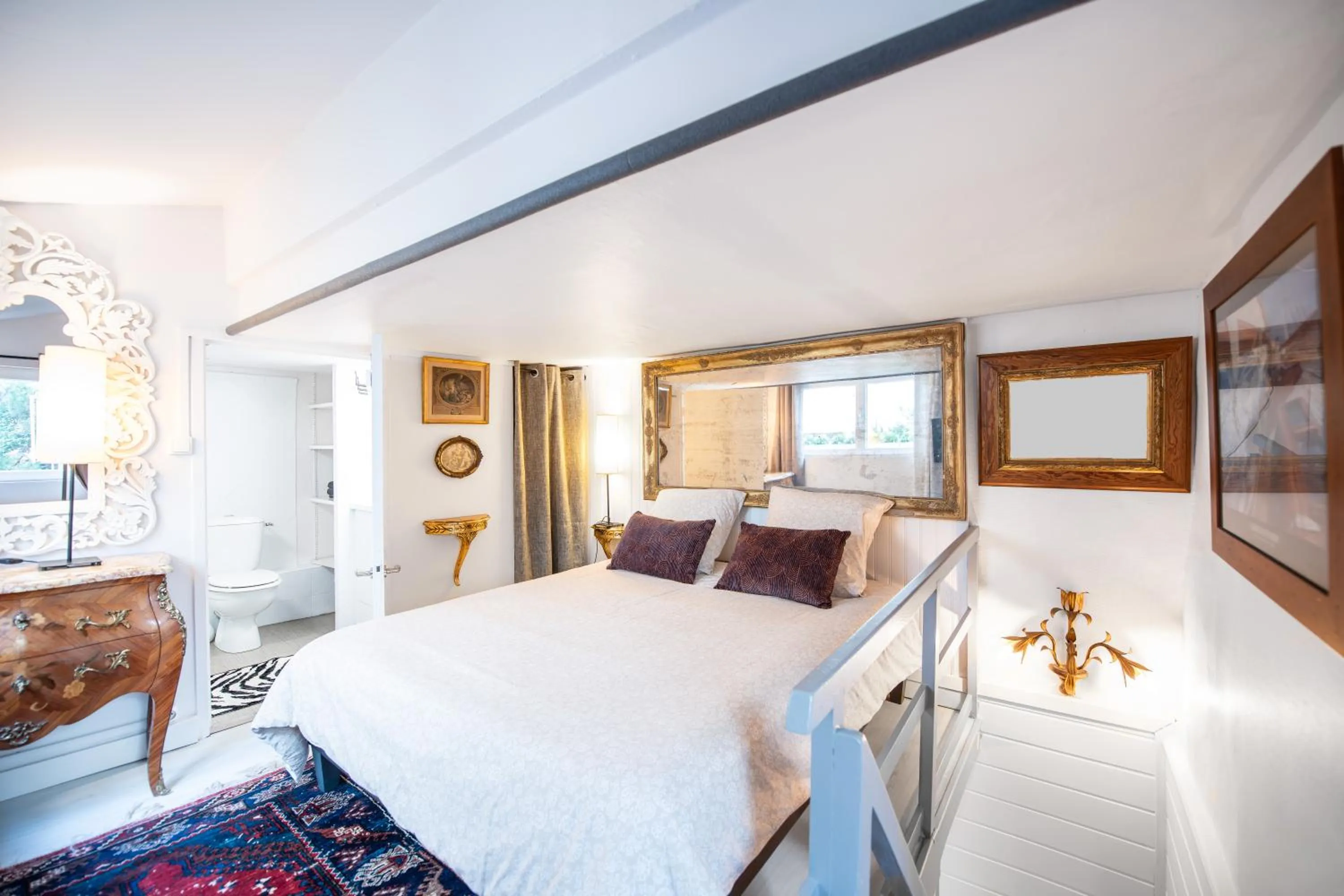 Bedroom, Bed in MHL - Maison Hotel Lyon