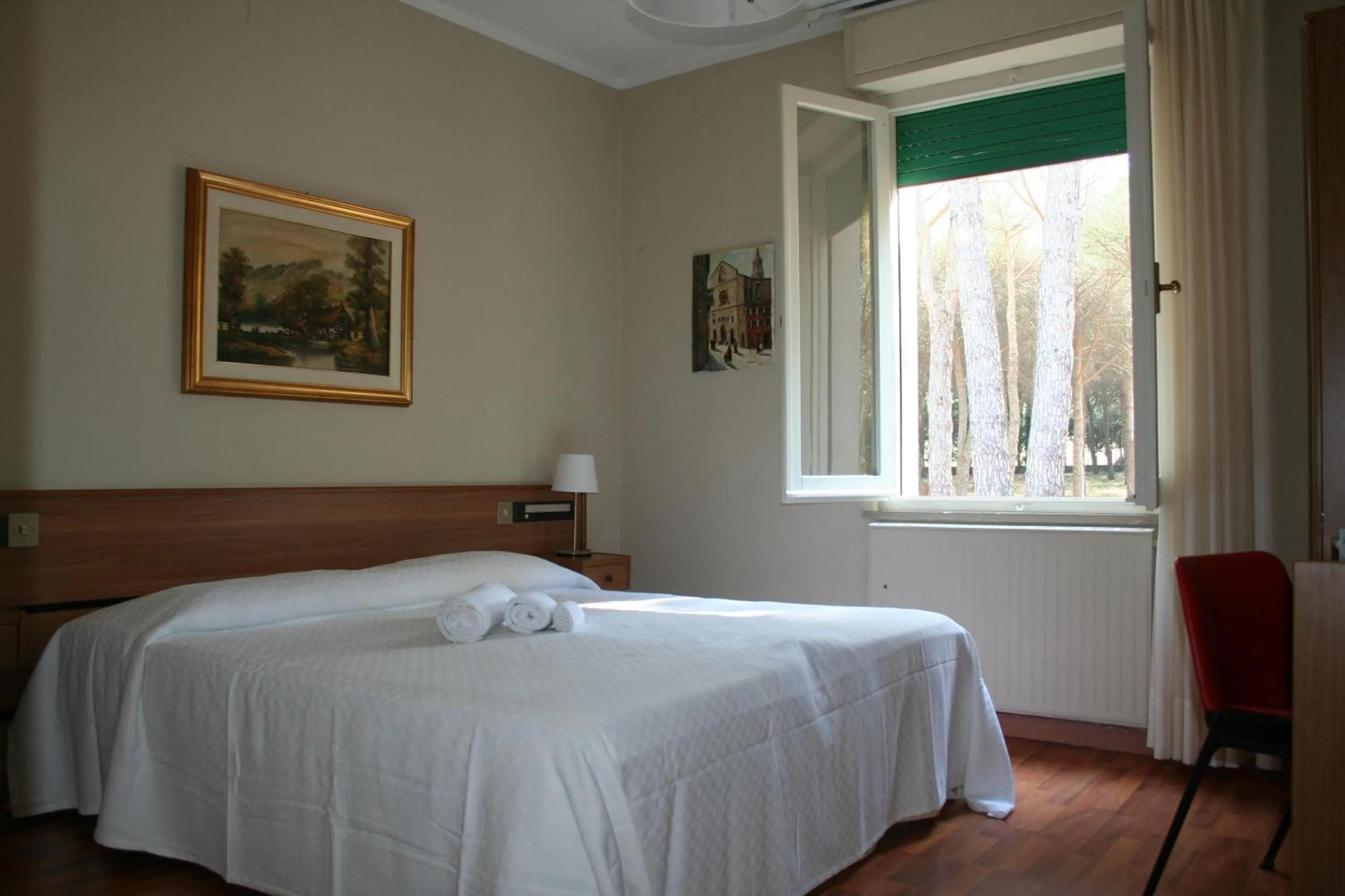 View (from property/room), Bed in Hotel Villa dei Pini