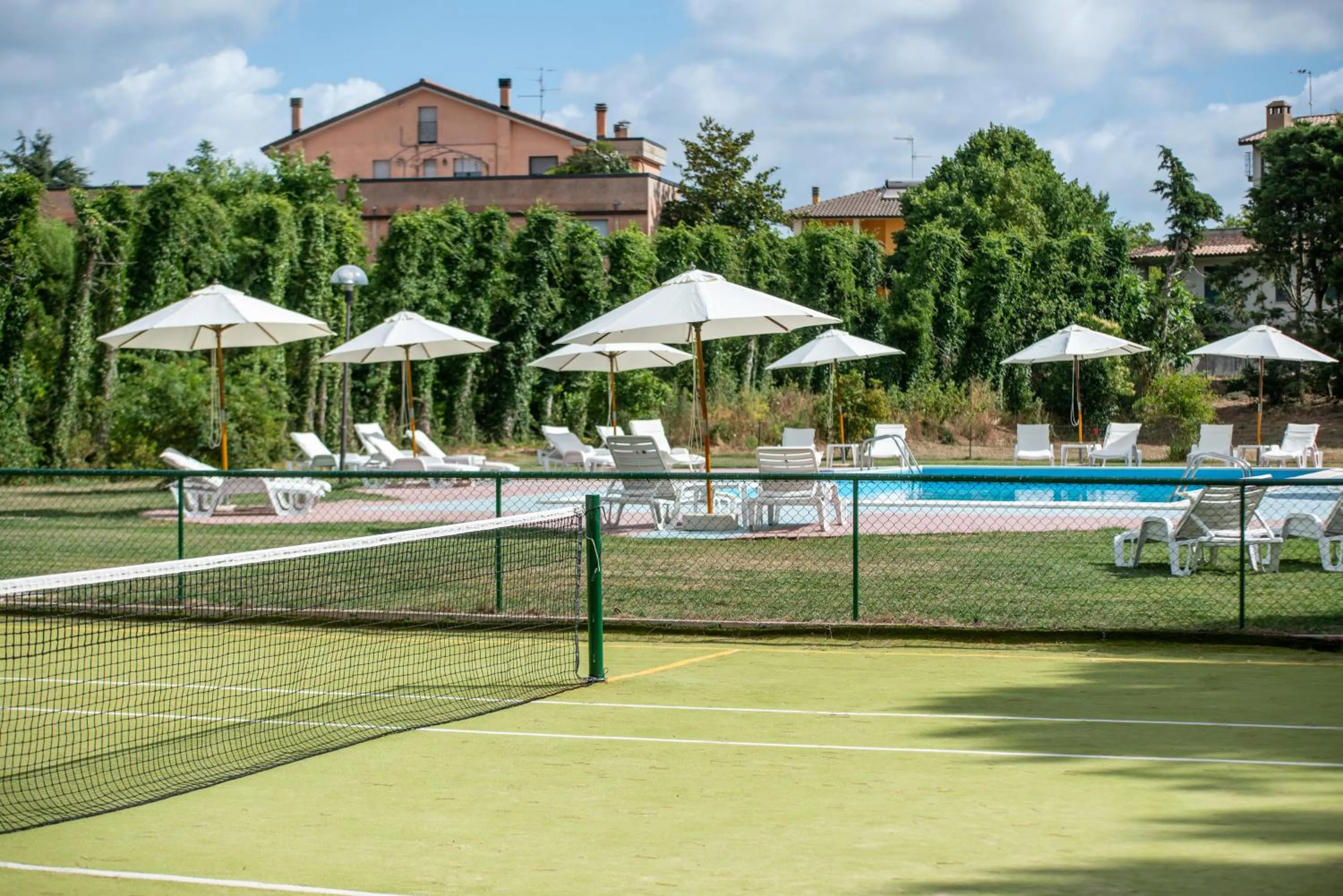 Tennis court in Hotel Villa dei Pini