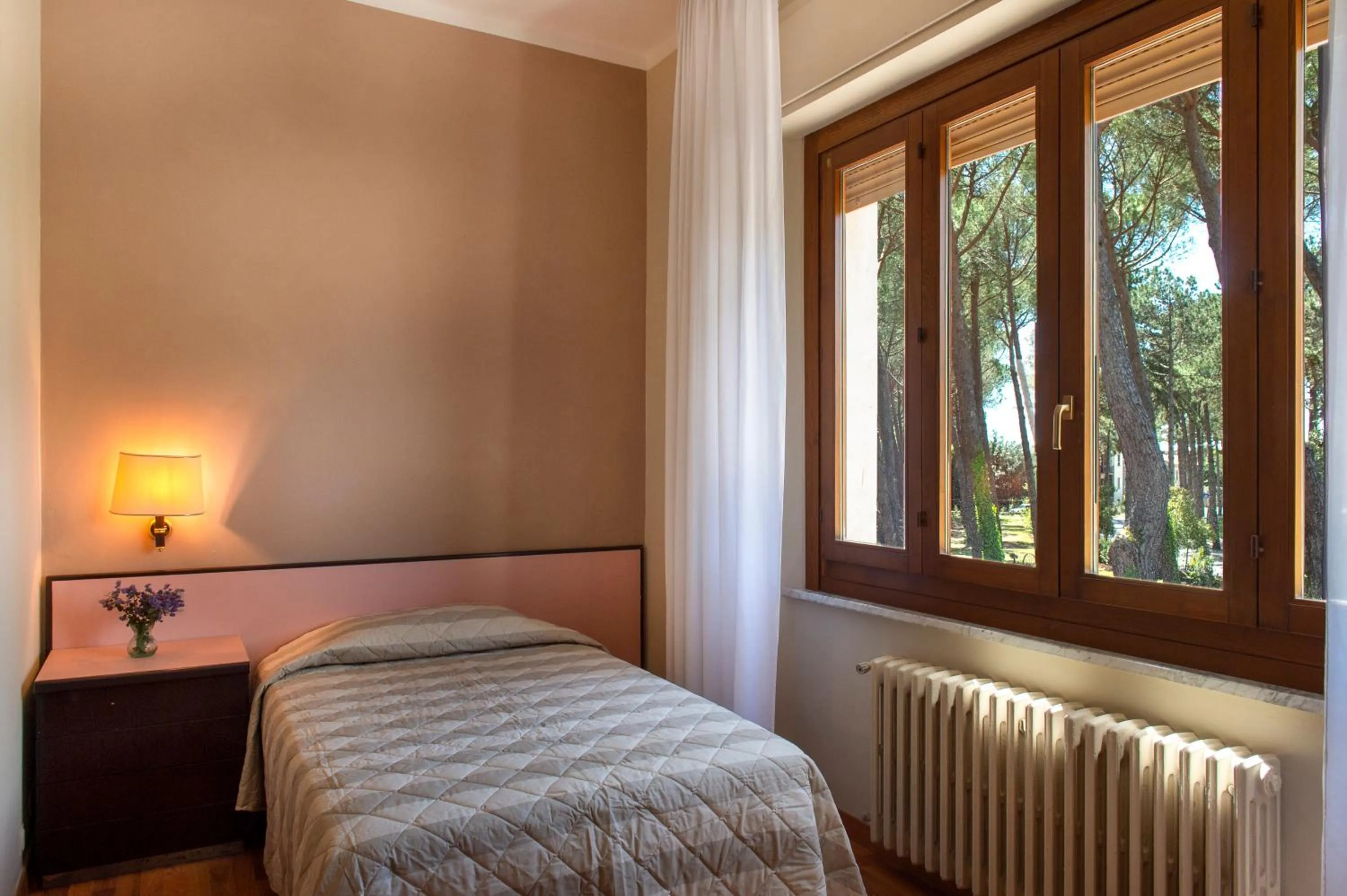 View (from property/room), Bed in Hotel Villa dei Pini