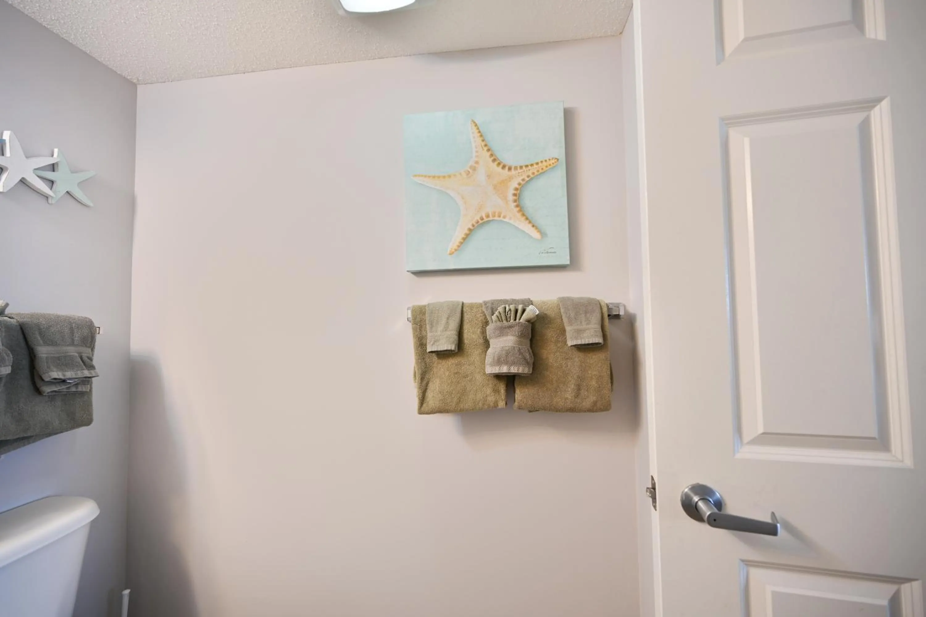 Bathroom in A Piece of Paradise, Newly Renovated
