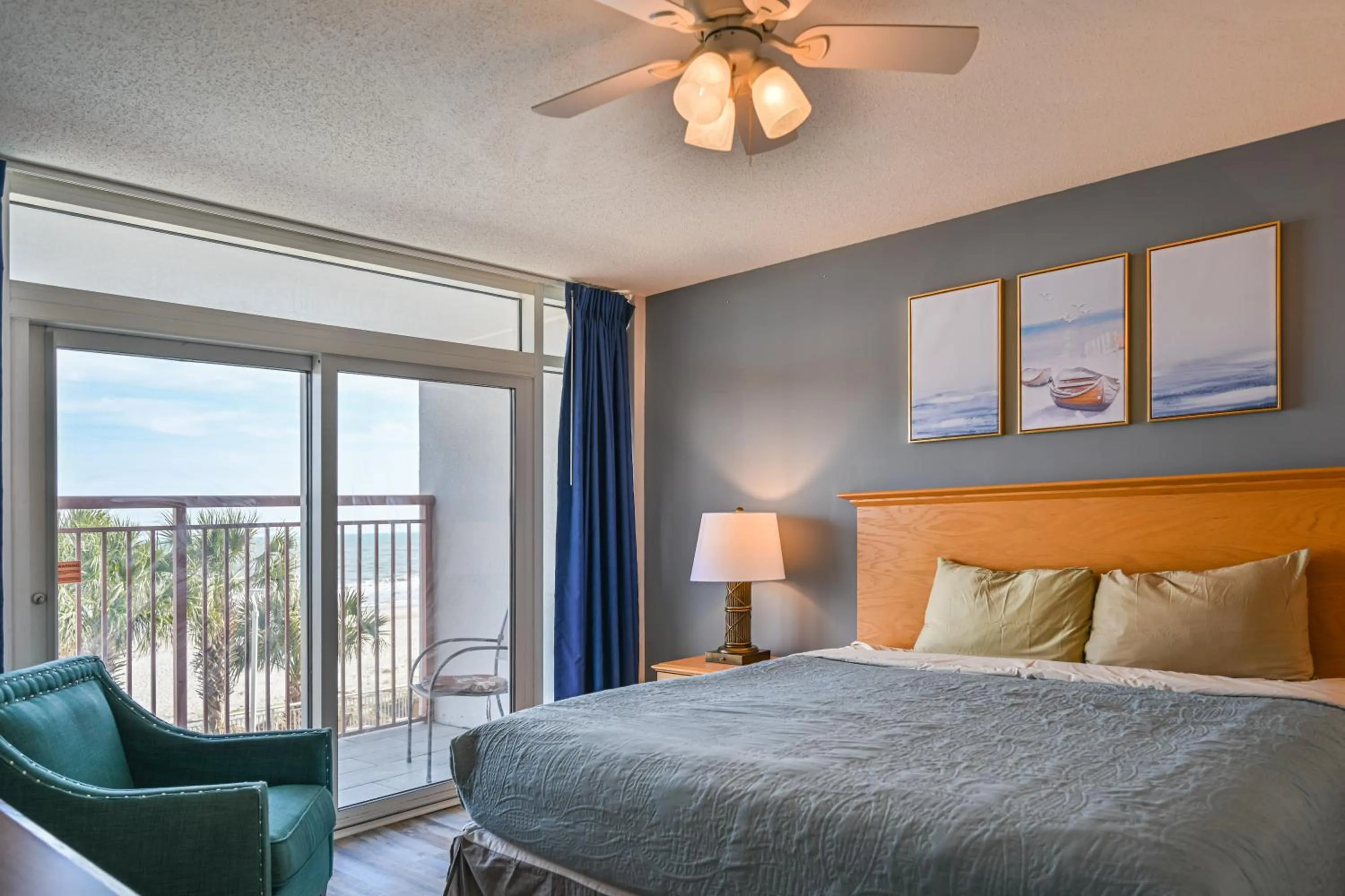 Bed in A Piece of Paradise, Newly Renovated