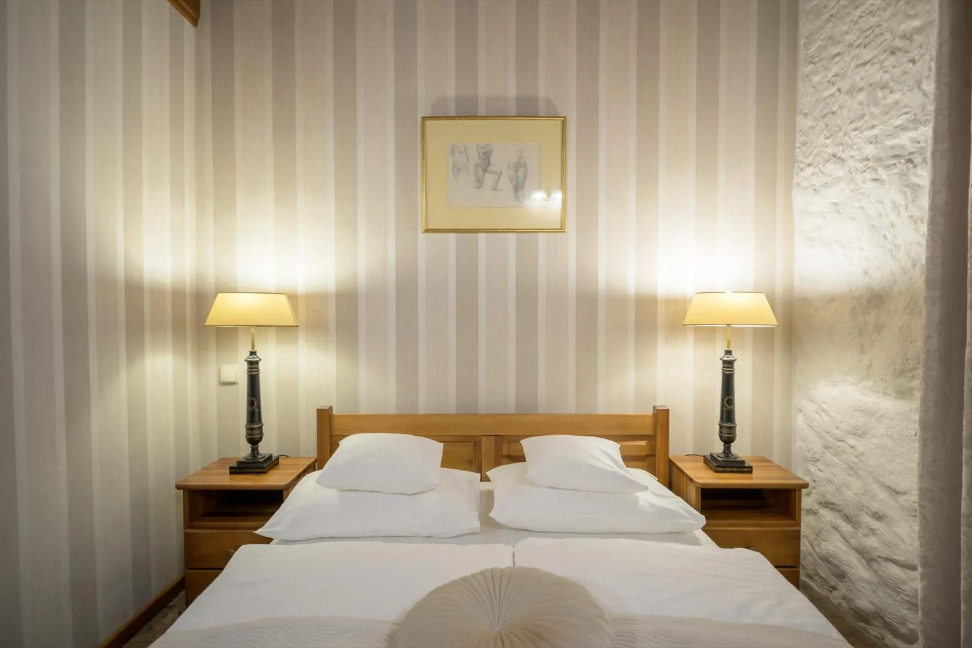 Bed in Żabi Dwór - HOTEL - RESTAURACJA - SPA