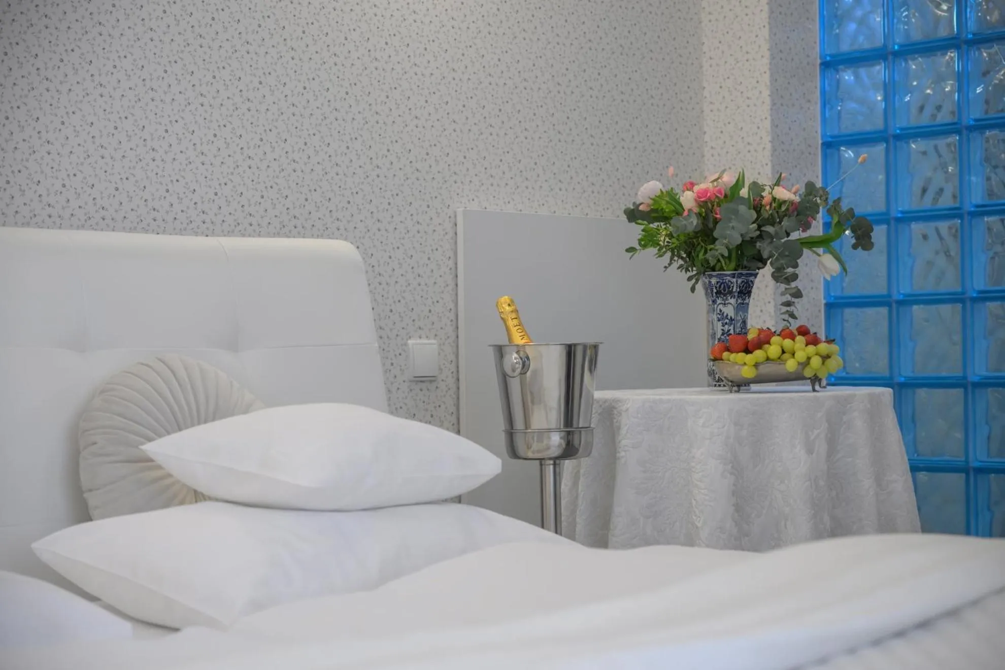 Bed in Żabi Dwór - HOTEL - RESTAURACJA - SPA