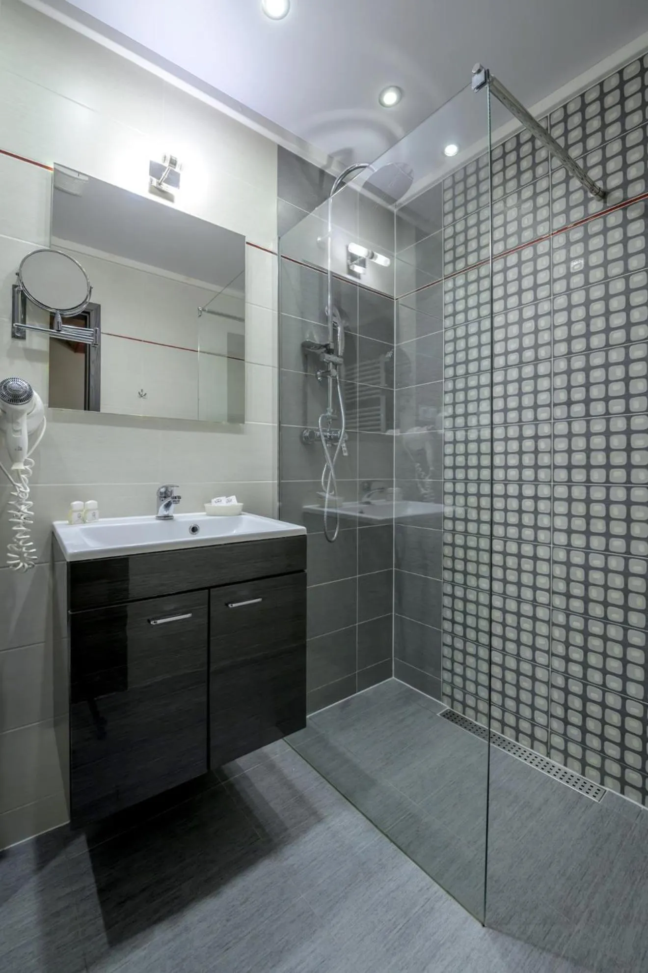 Shower in Żabi Dwór - HOTEL - RESTAURACJA - SPA