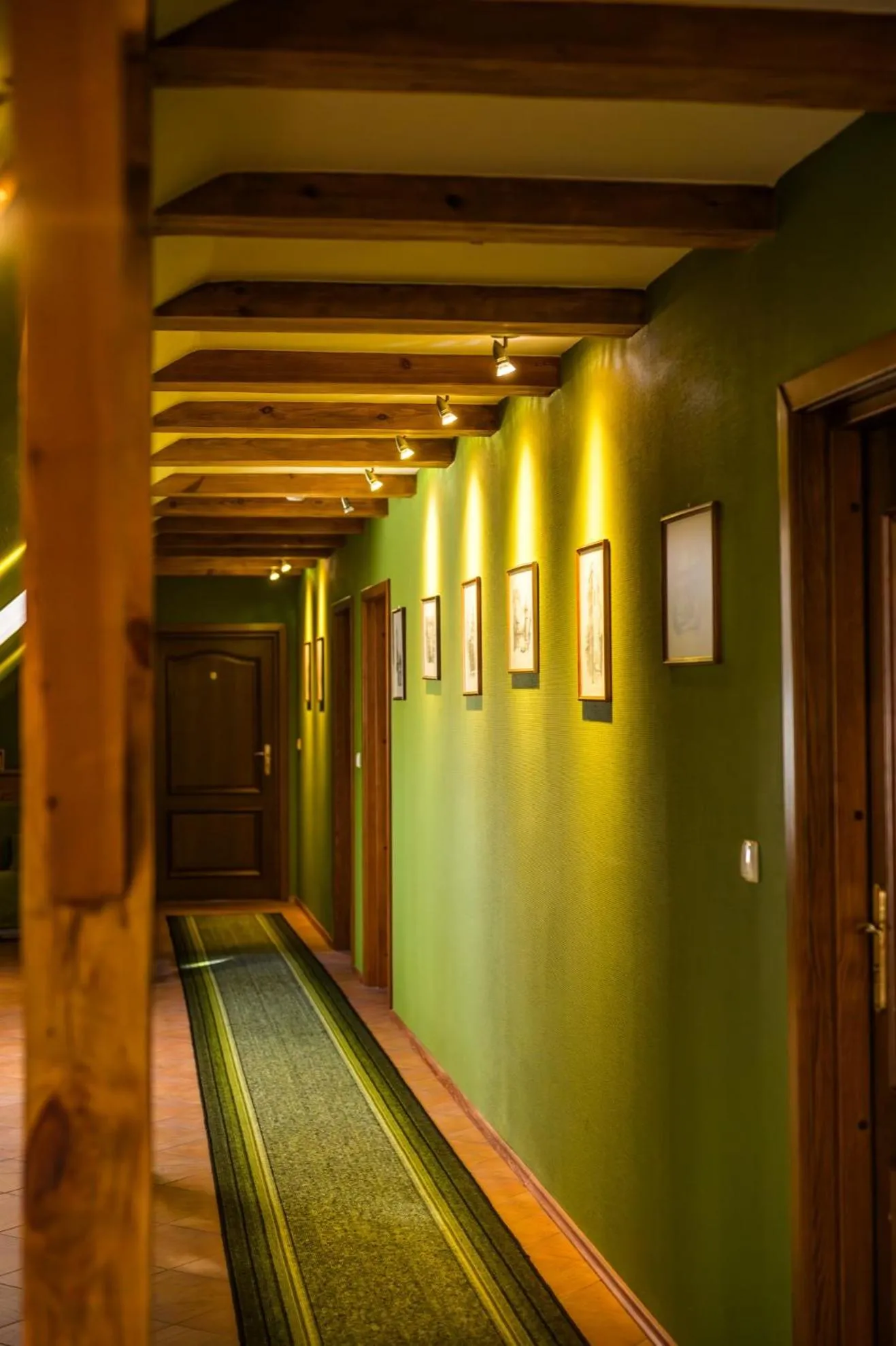 Lobby or reception in Żabi Dwór - HOTEL - RESTAURACJA - SPA