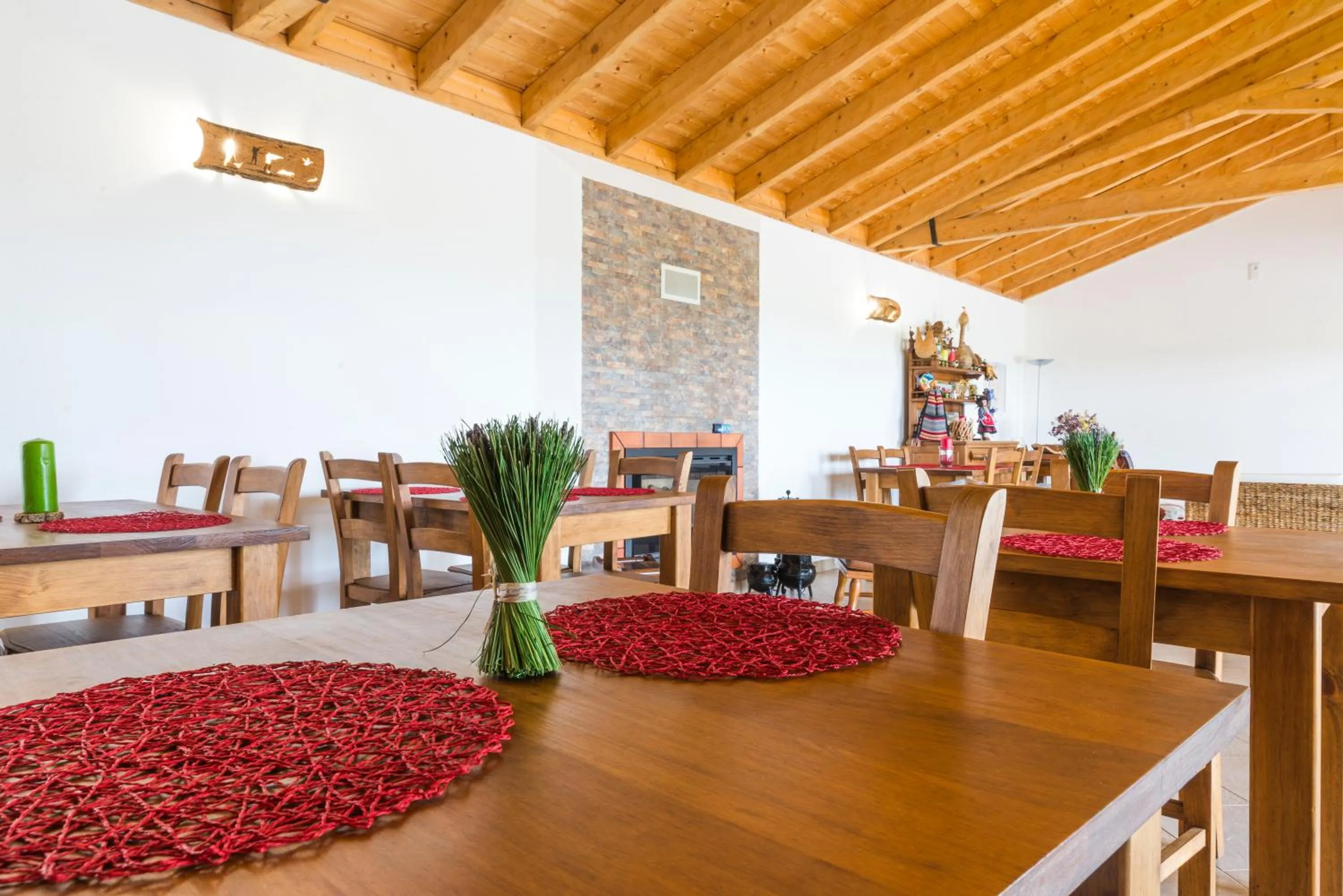 Restaurant/places to eat in Refugio Das Origens