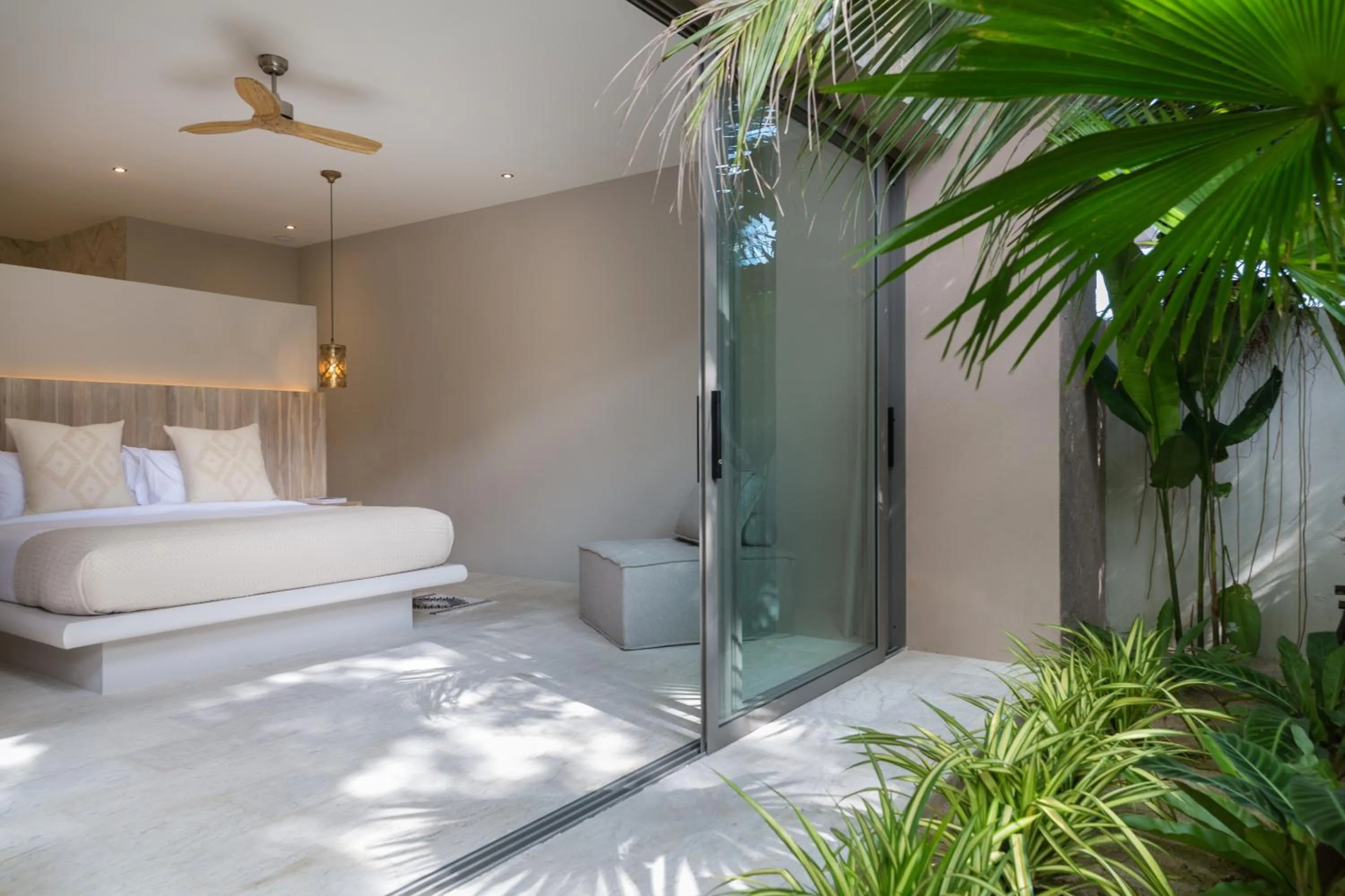 Facade/entrance, Bed in Cielo Boutique Hotel & Spa Samui