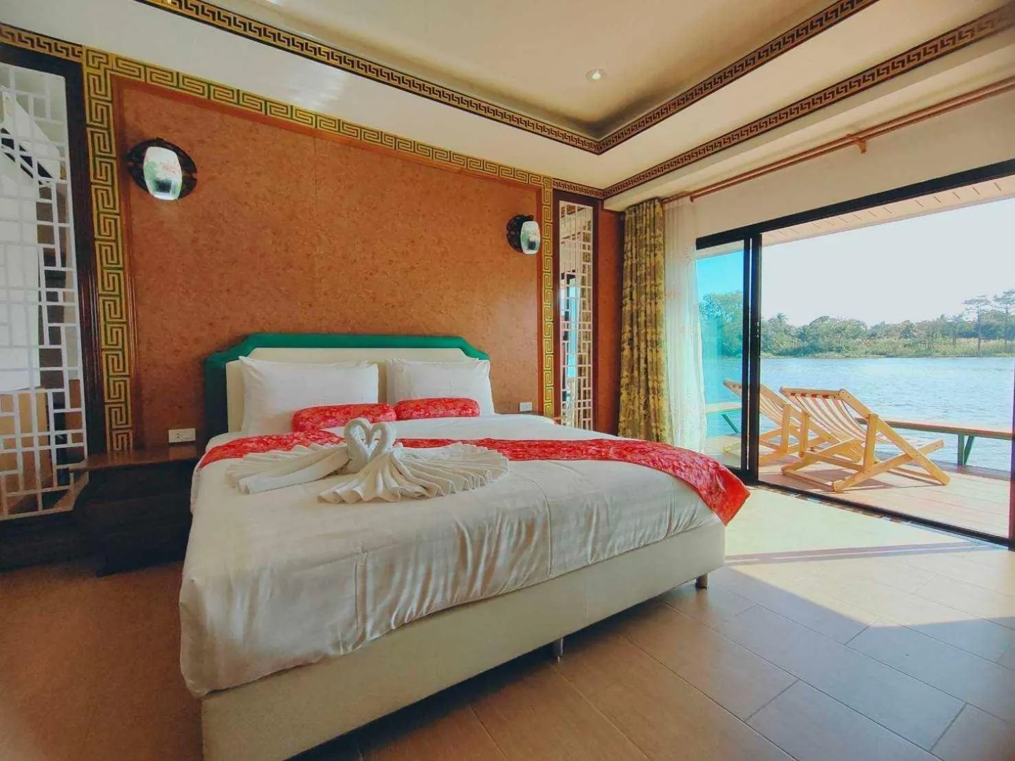 Bed in Kasem Island Resort