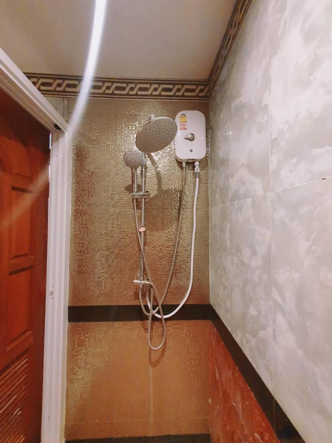 Shower in Kasem Island Resort