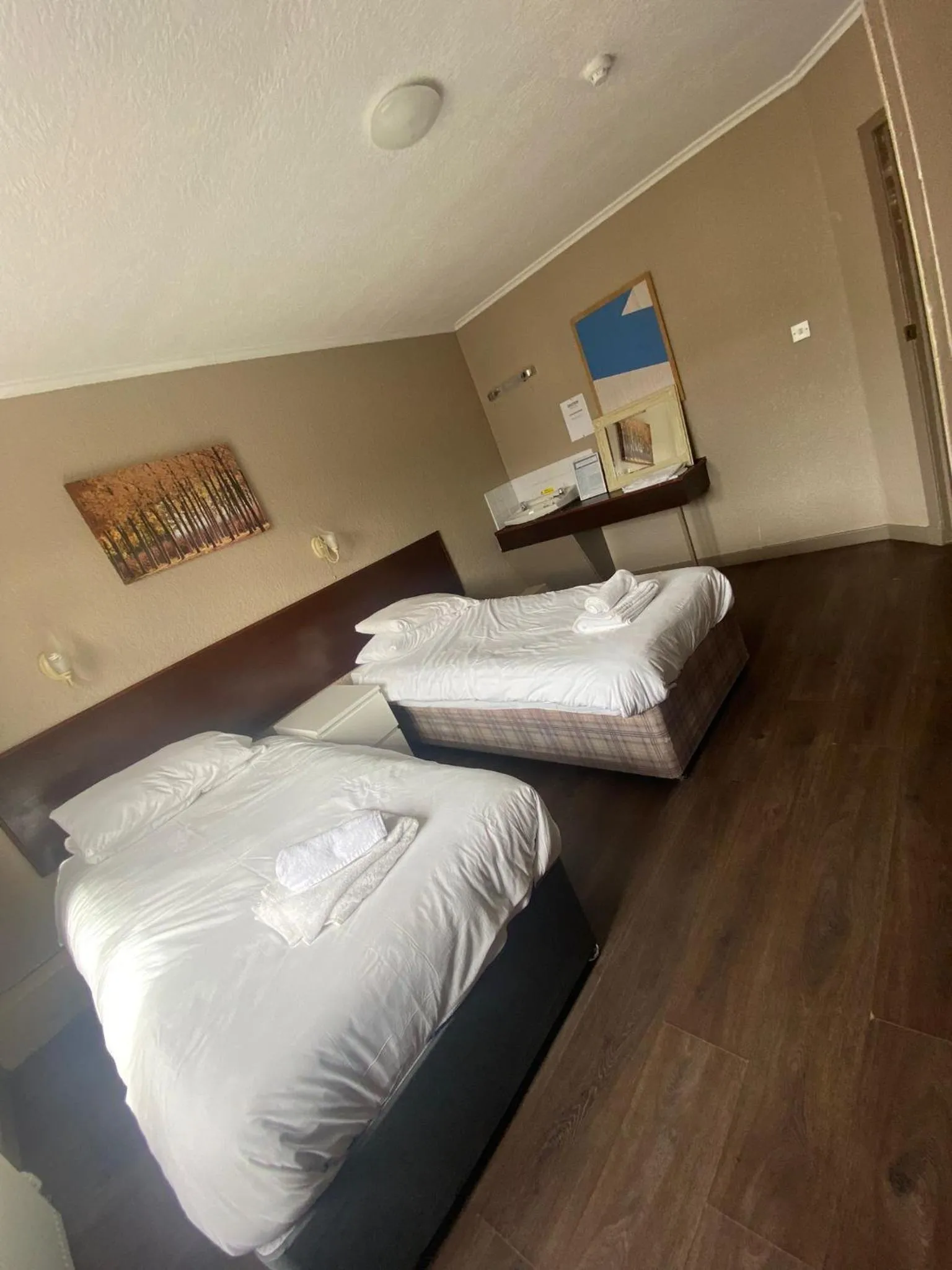 Bedroom, Bed in Lomond Park Hotel