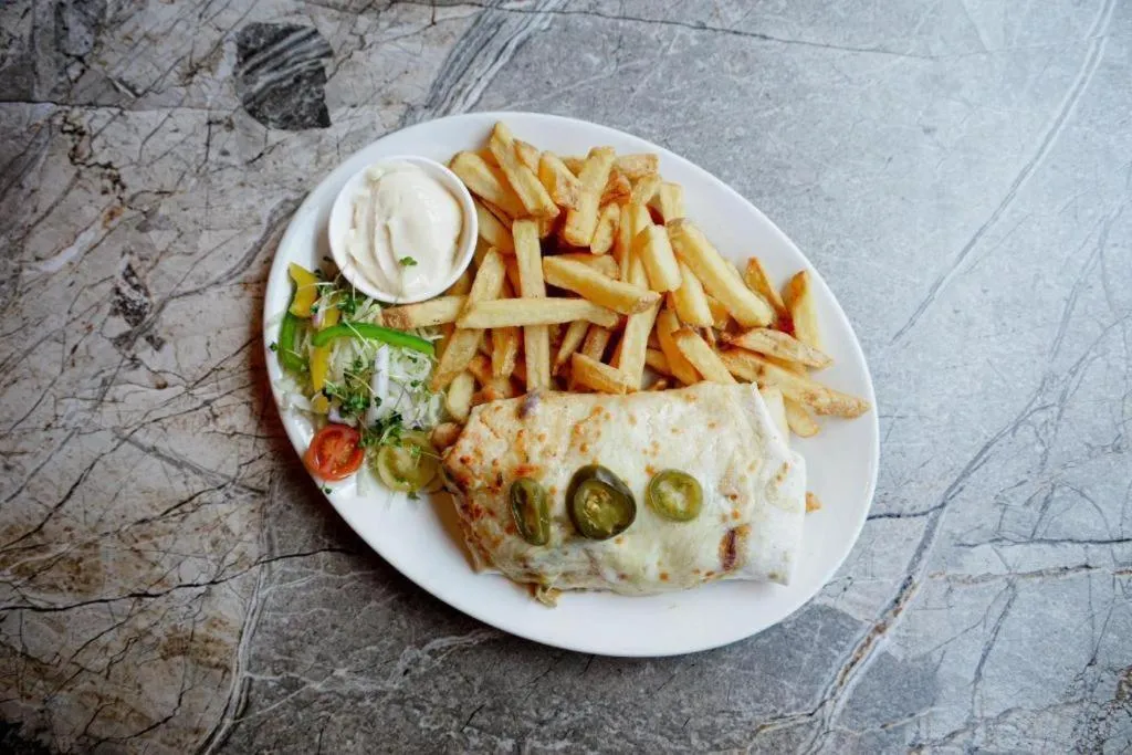 Food and drinks in Lomond Park Hotel