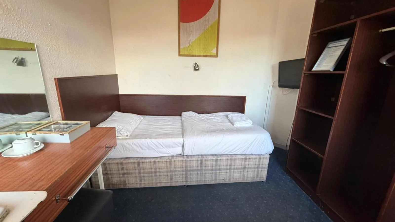 Bed in Lomond Park Hotel