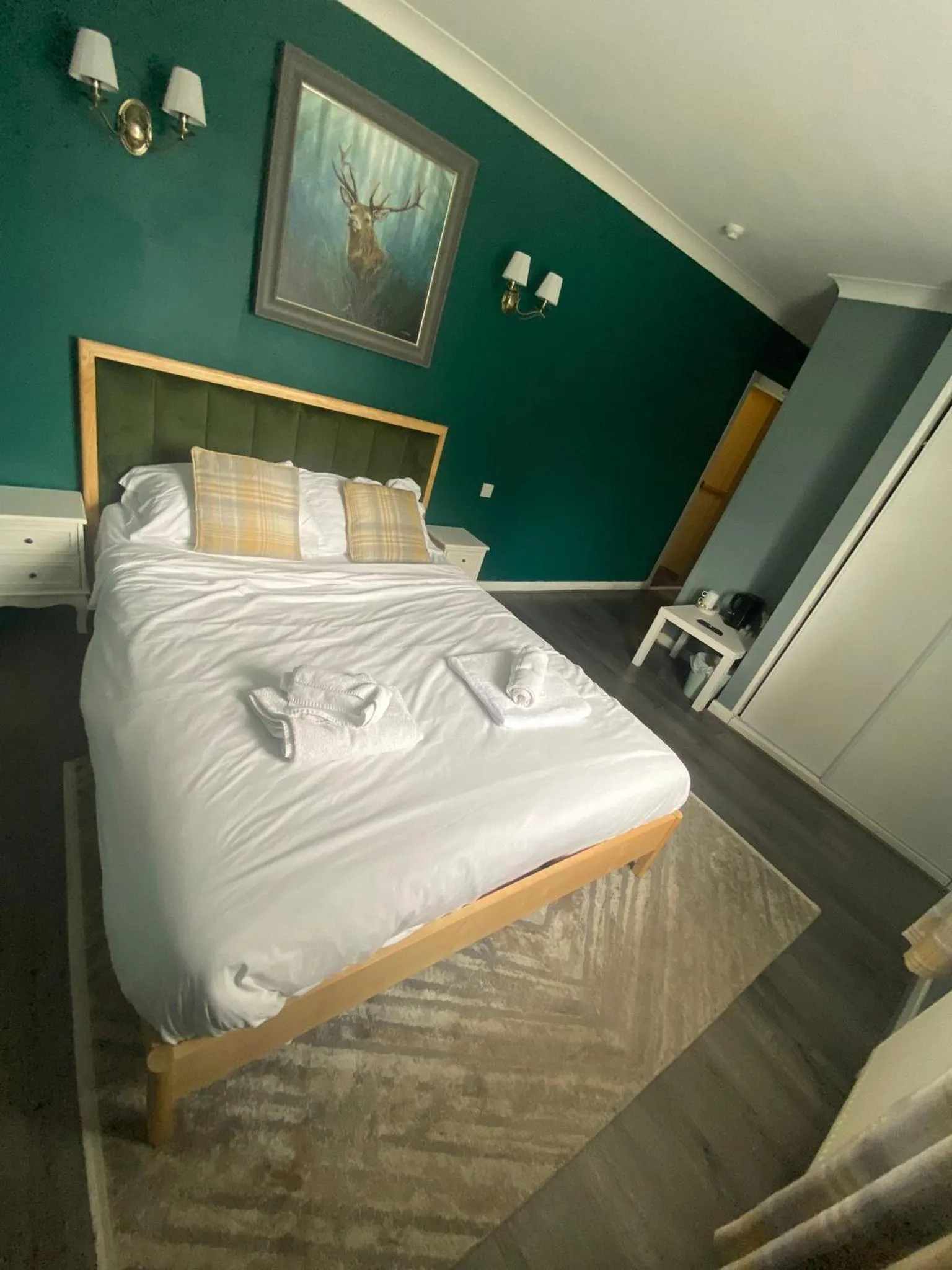 Bedroom, Bed in Lomond Park Hotel