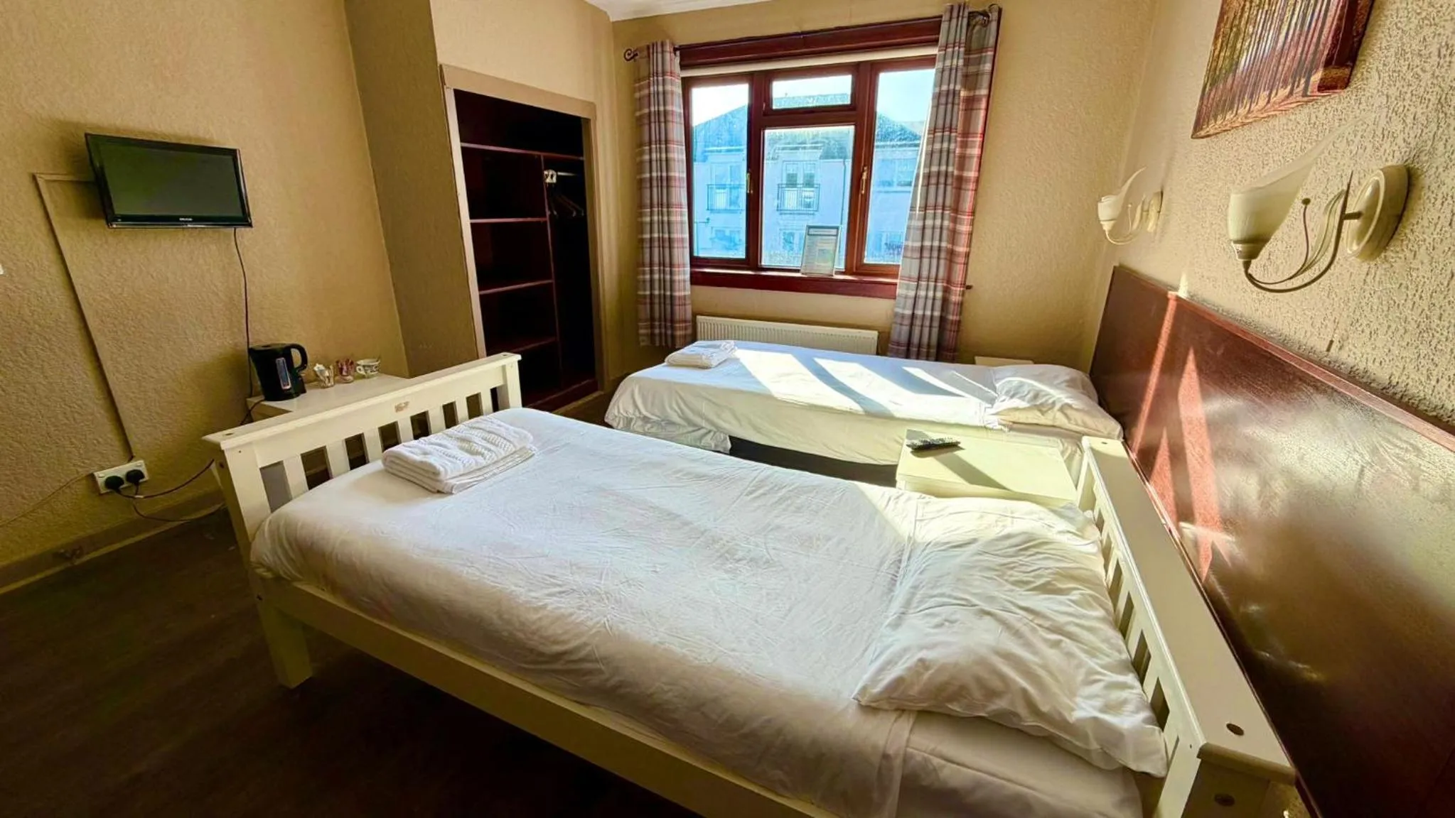 Bed in Lomond Park Hotel