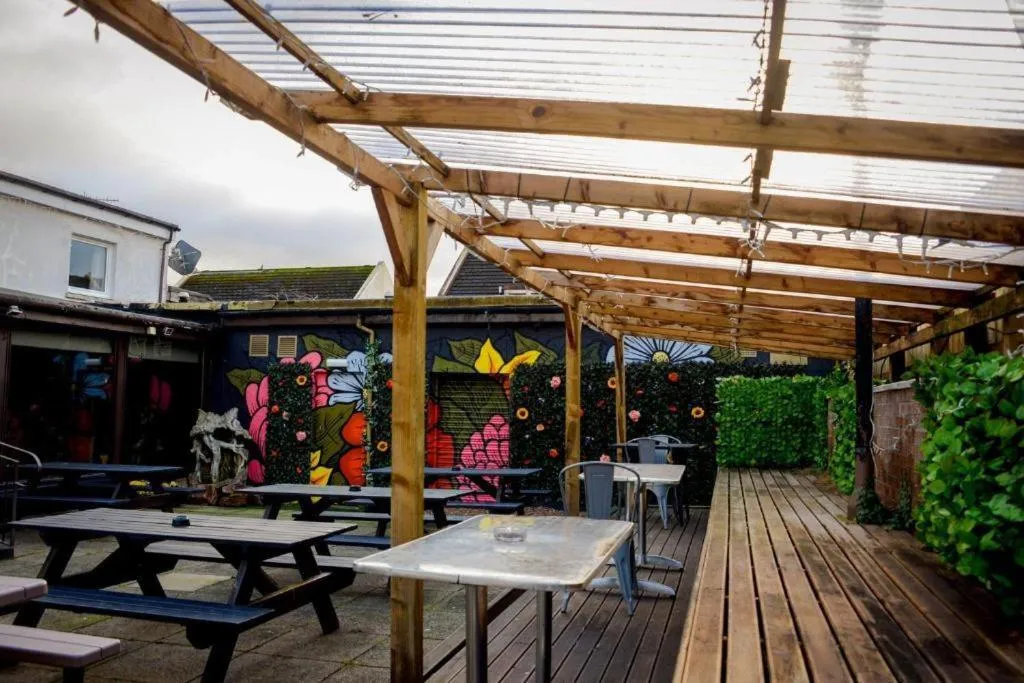 Patio in Lomond Park Hotel