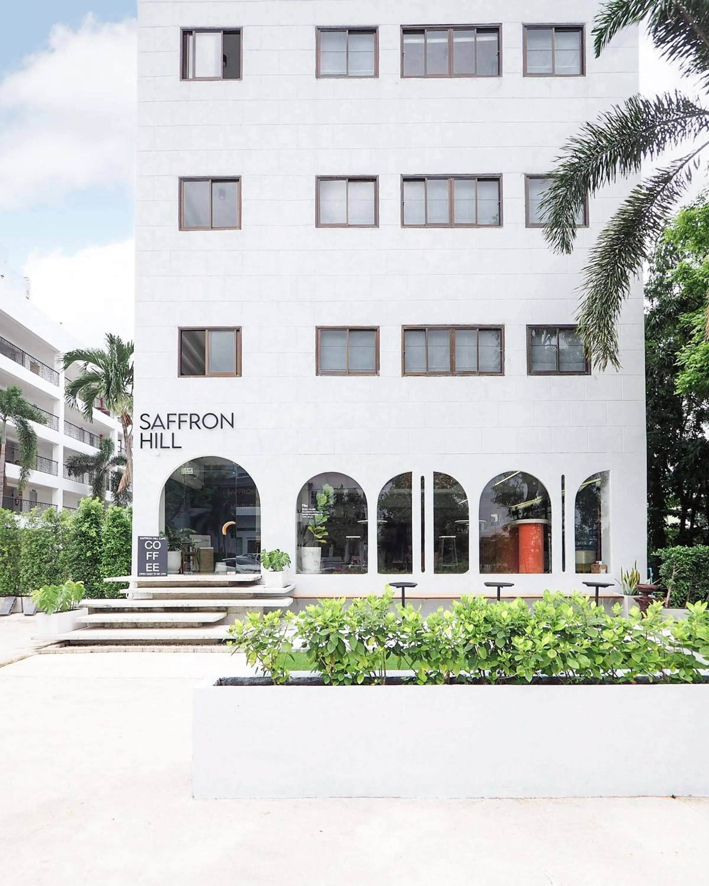 Property building in Saffron Hill Minburi