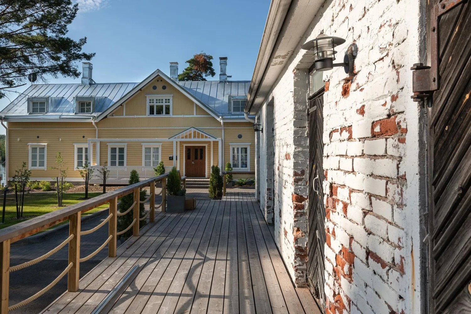 Property building in Ilola Inn