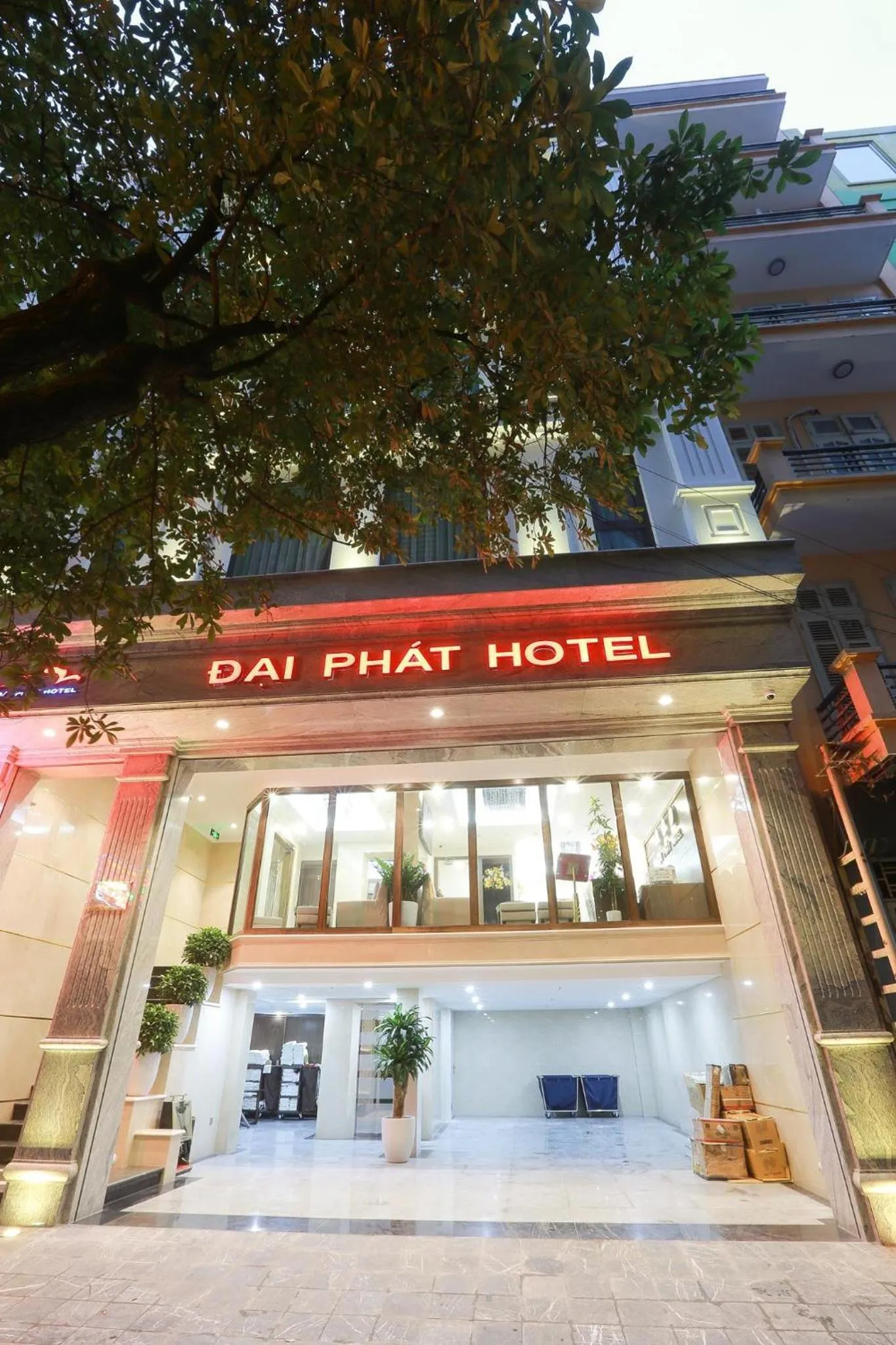 Property building in Dai Phat Hotel