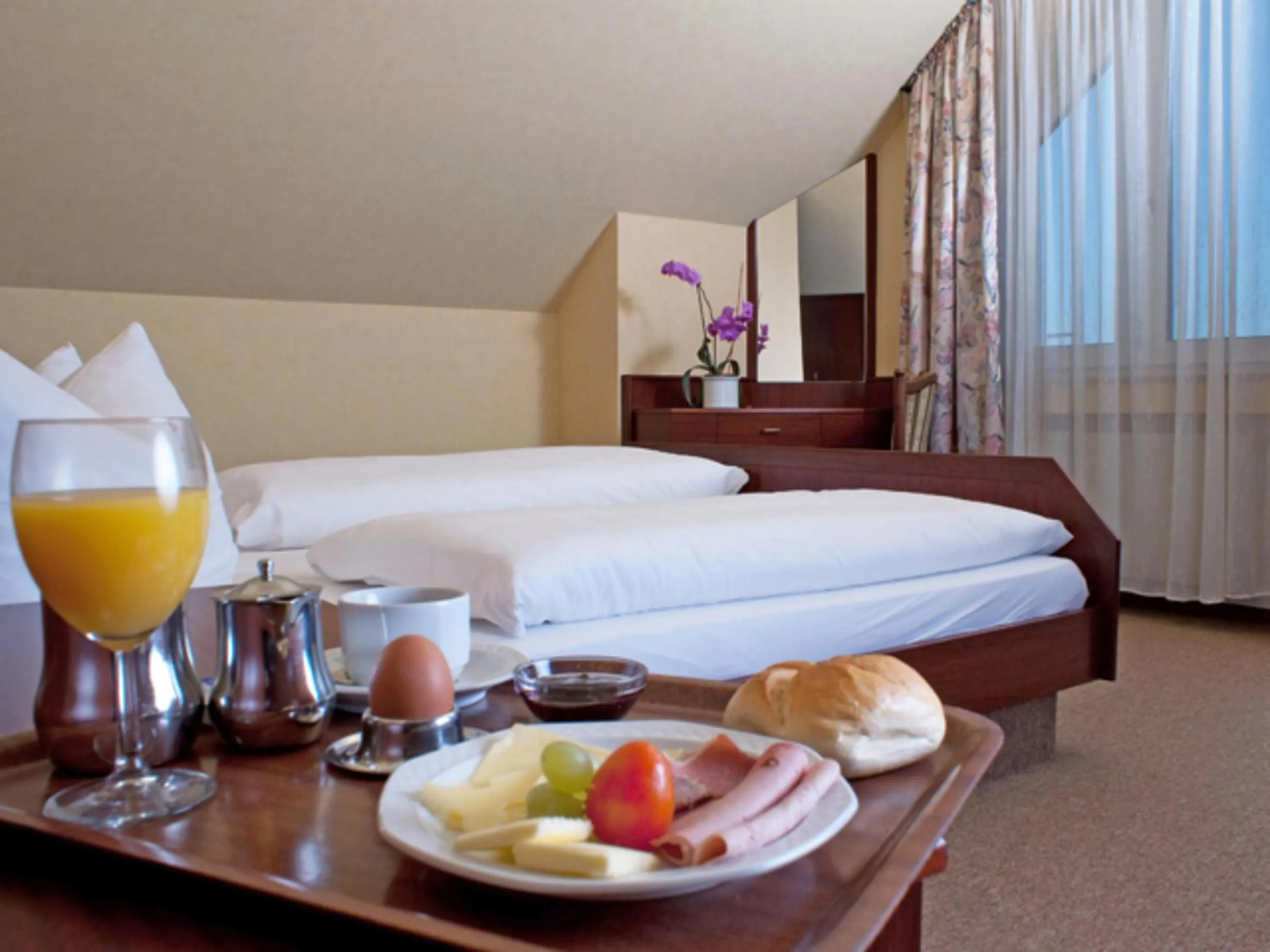 Photo of the whole room, Bed in Hotel-Restaurant und Gästehaus Löwen