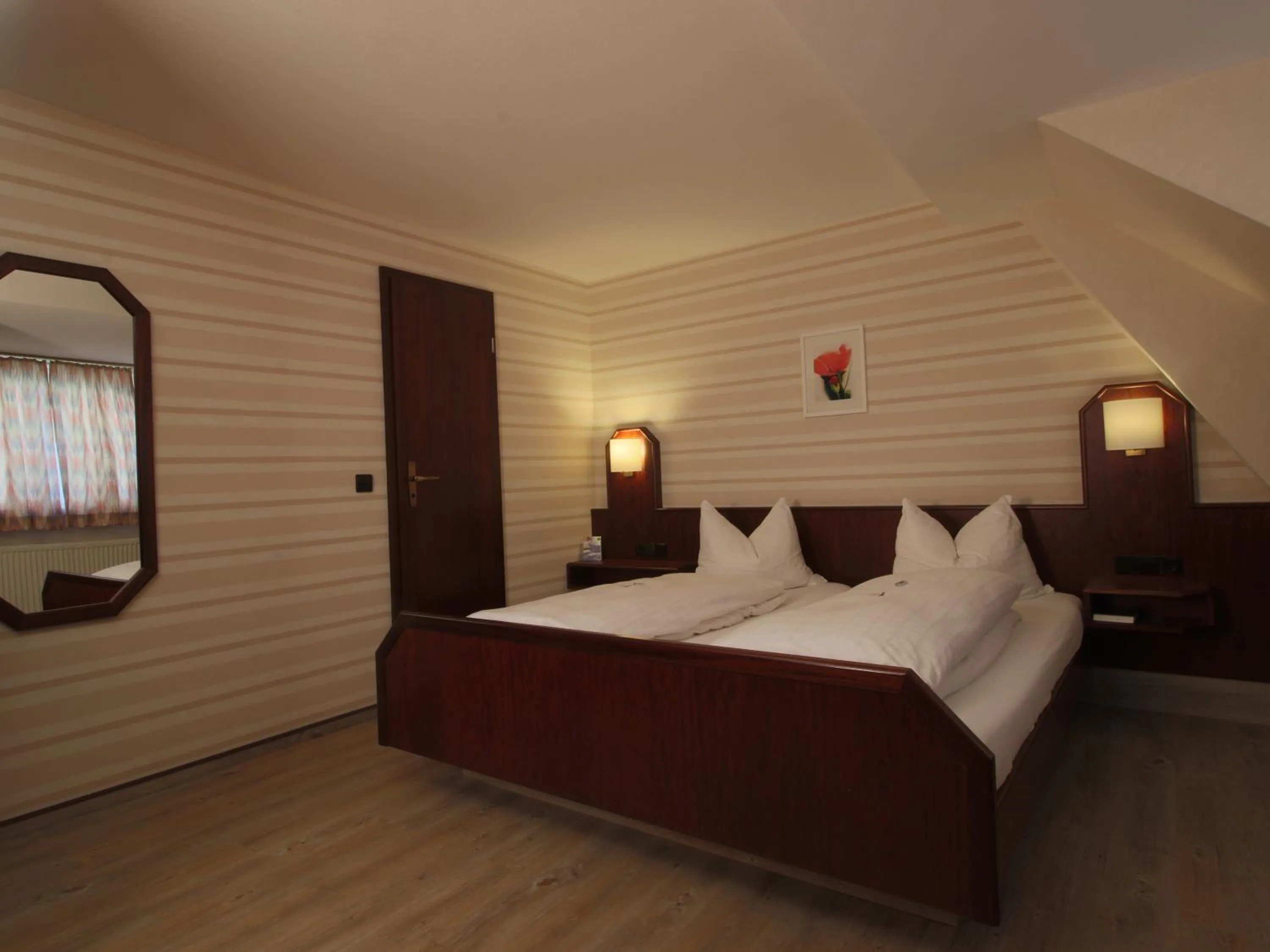 Bedroom, Bed in Hotel-Restaurant und Gästehaus Löwen
