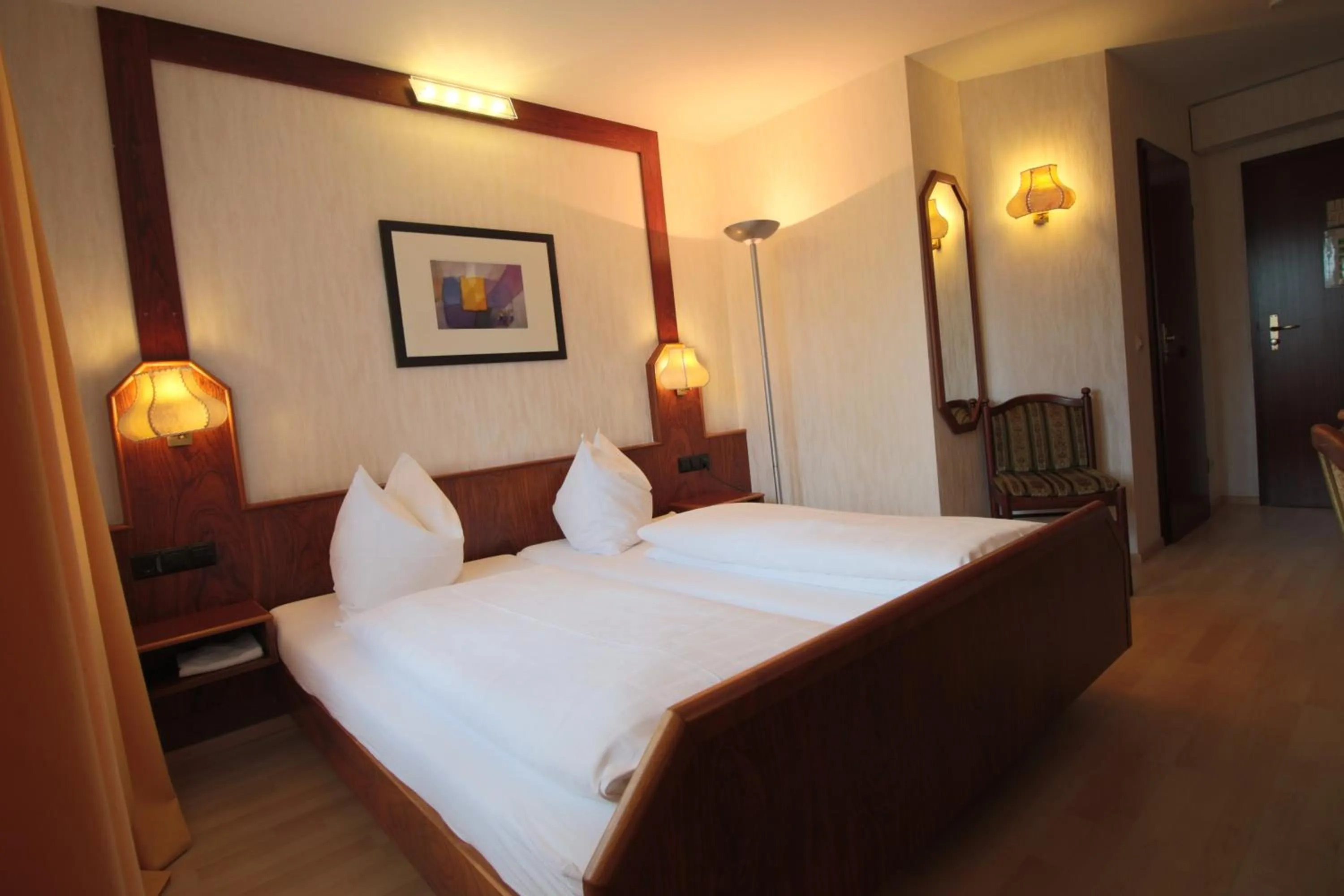 Bedroom, Bed in Hotel-Restaurant und Gästehaus Löwen