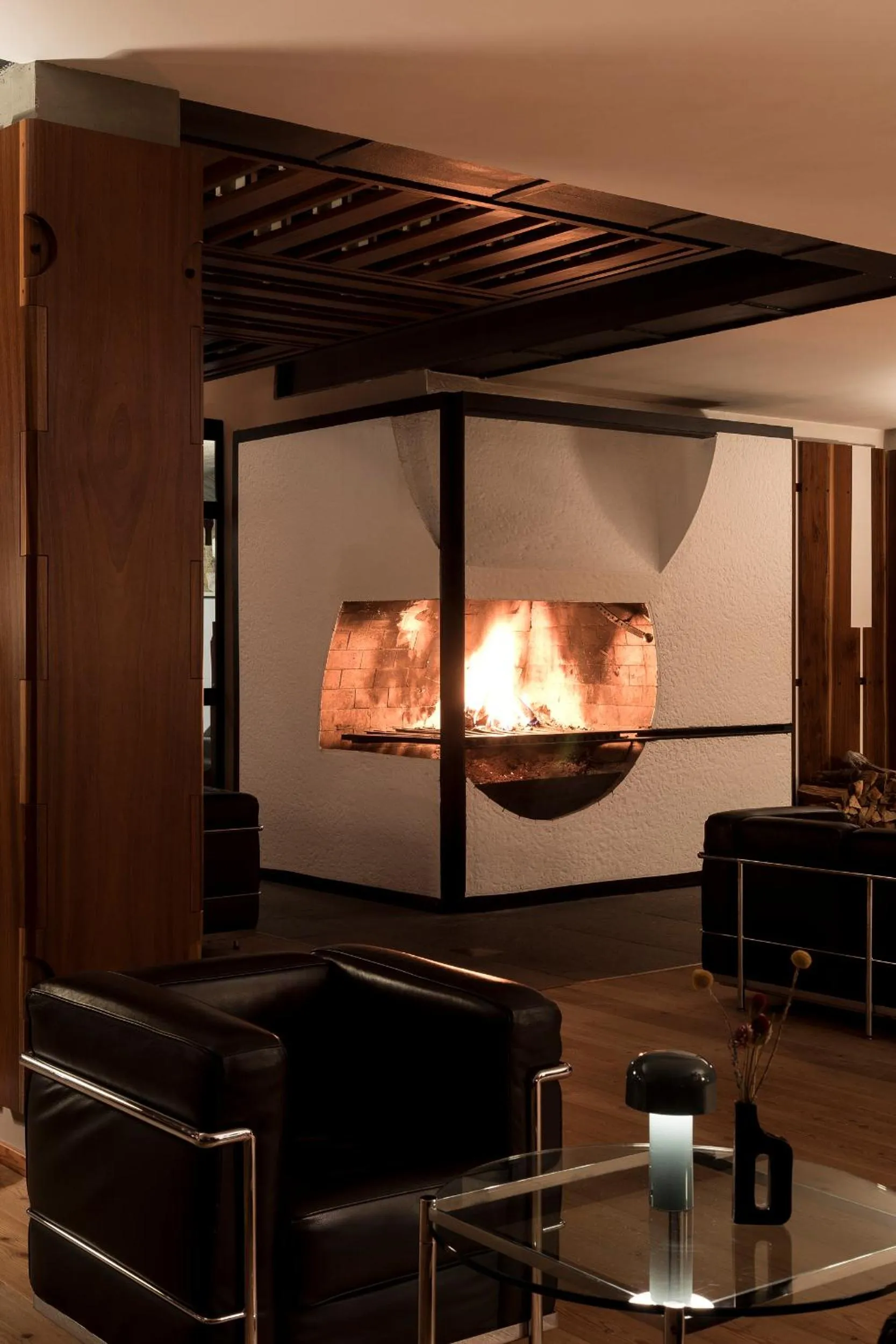 Communal lounge/ TV room in Hotel Boite