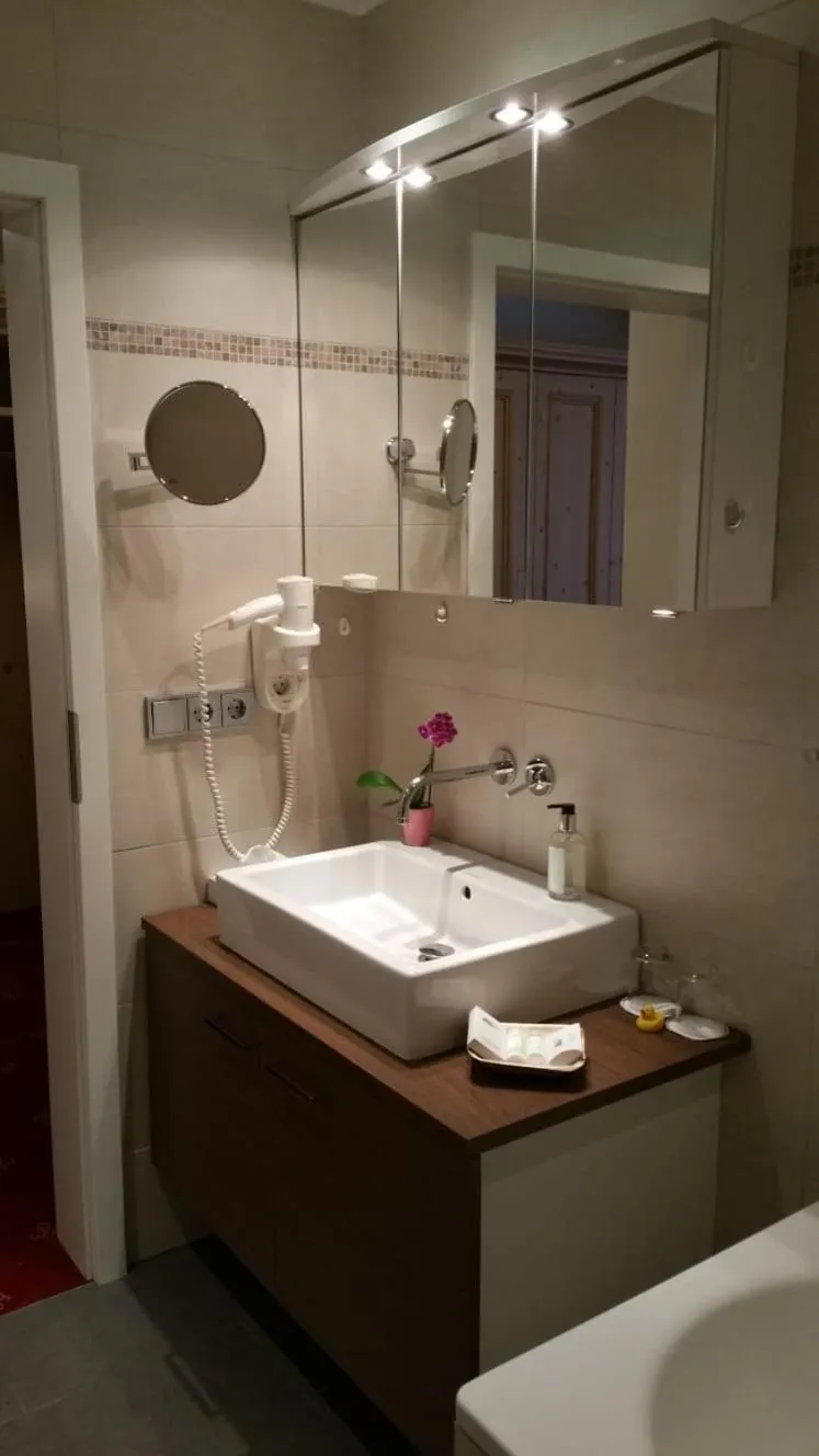 Bathroom in Landhotel Böld Oberammergau