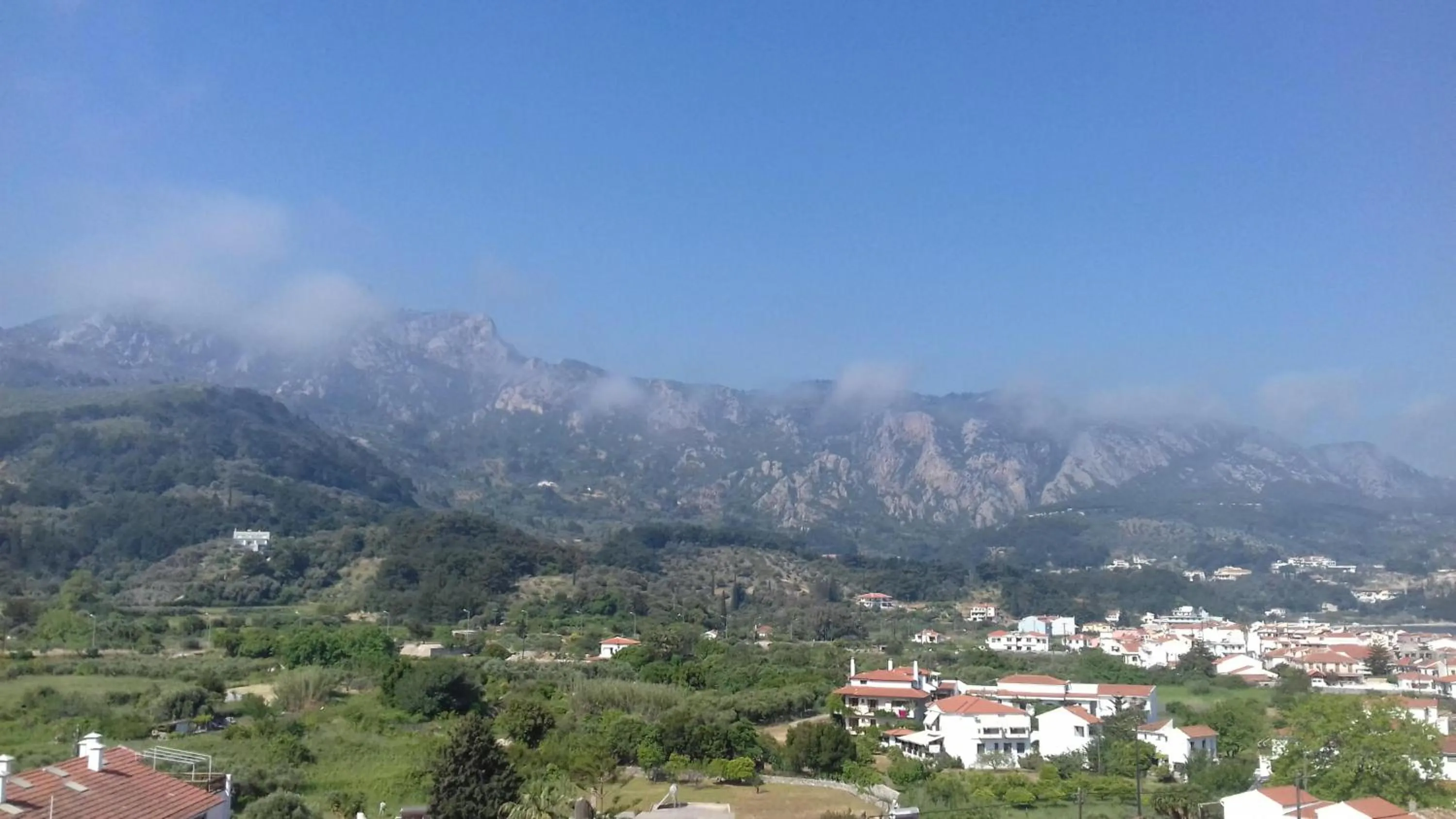 Green Hill Studios & Apartments