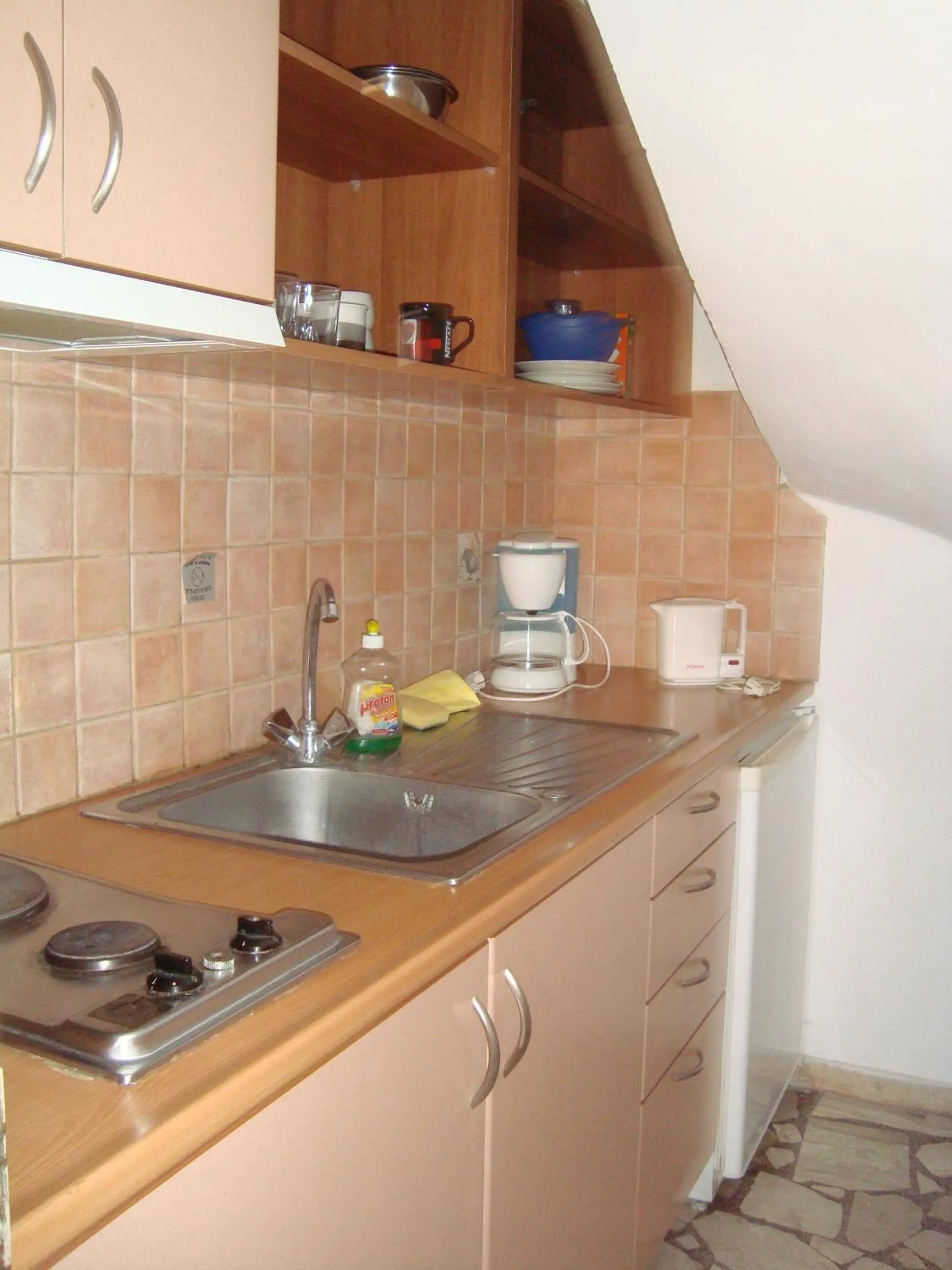 Green Hill Studios & Apartments