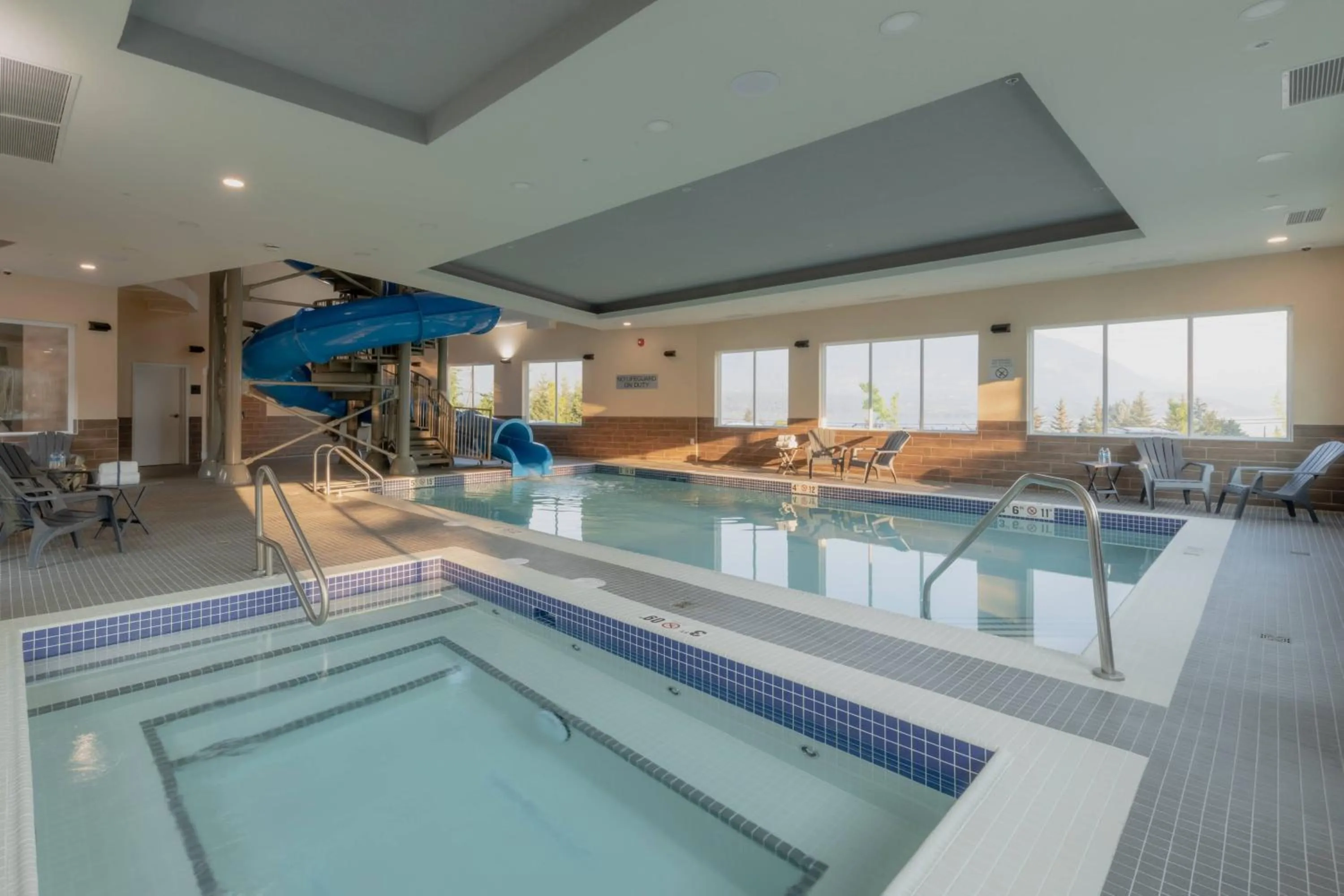 Swimming pool in Fairfield Inn & Suites by Marriott Salmon Arm