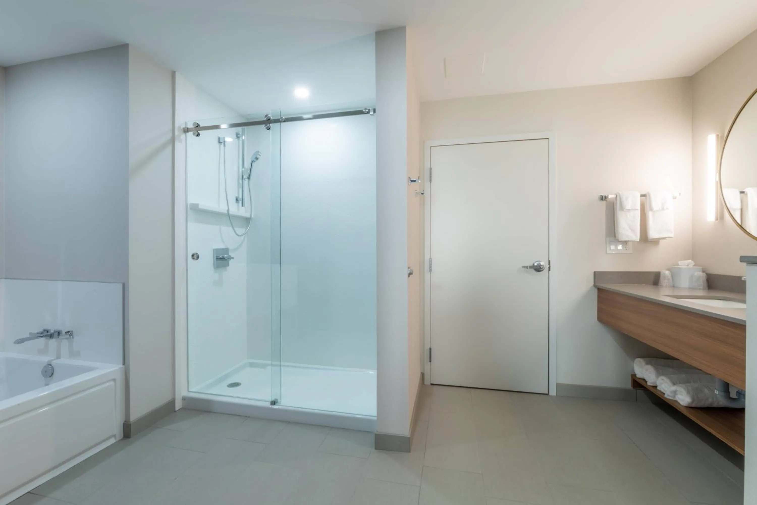 Bathroom in Fairfield Inn & Suites by Marriott Salmon Arm