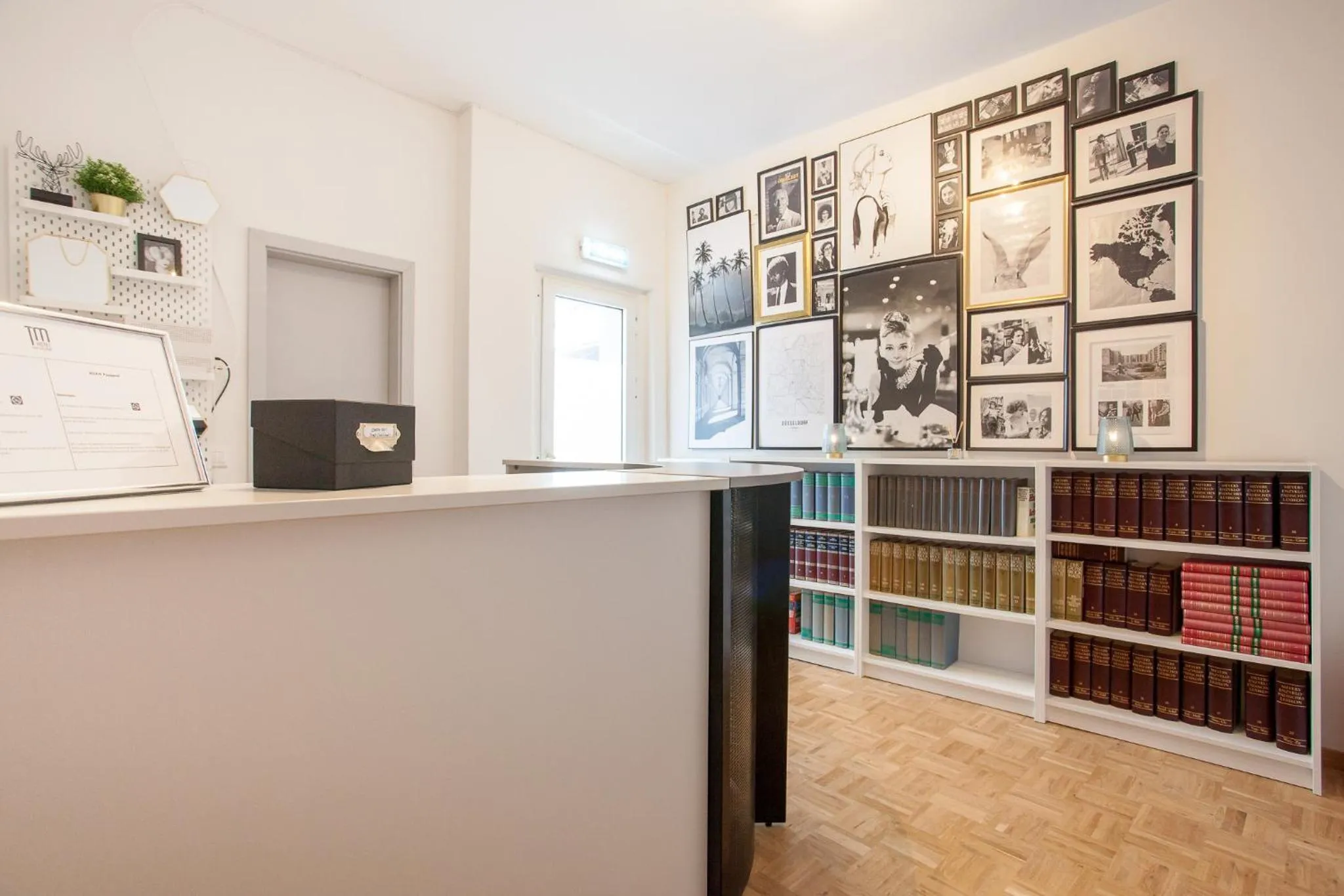 Lobby or reception in TM Hotel Düsseldorf