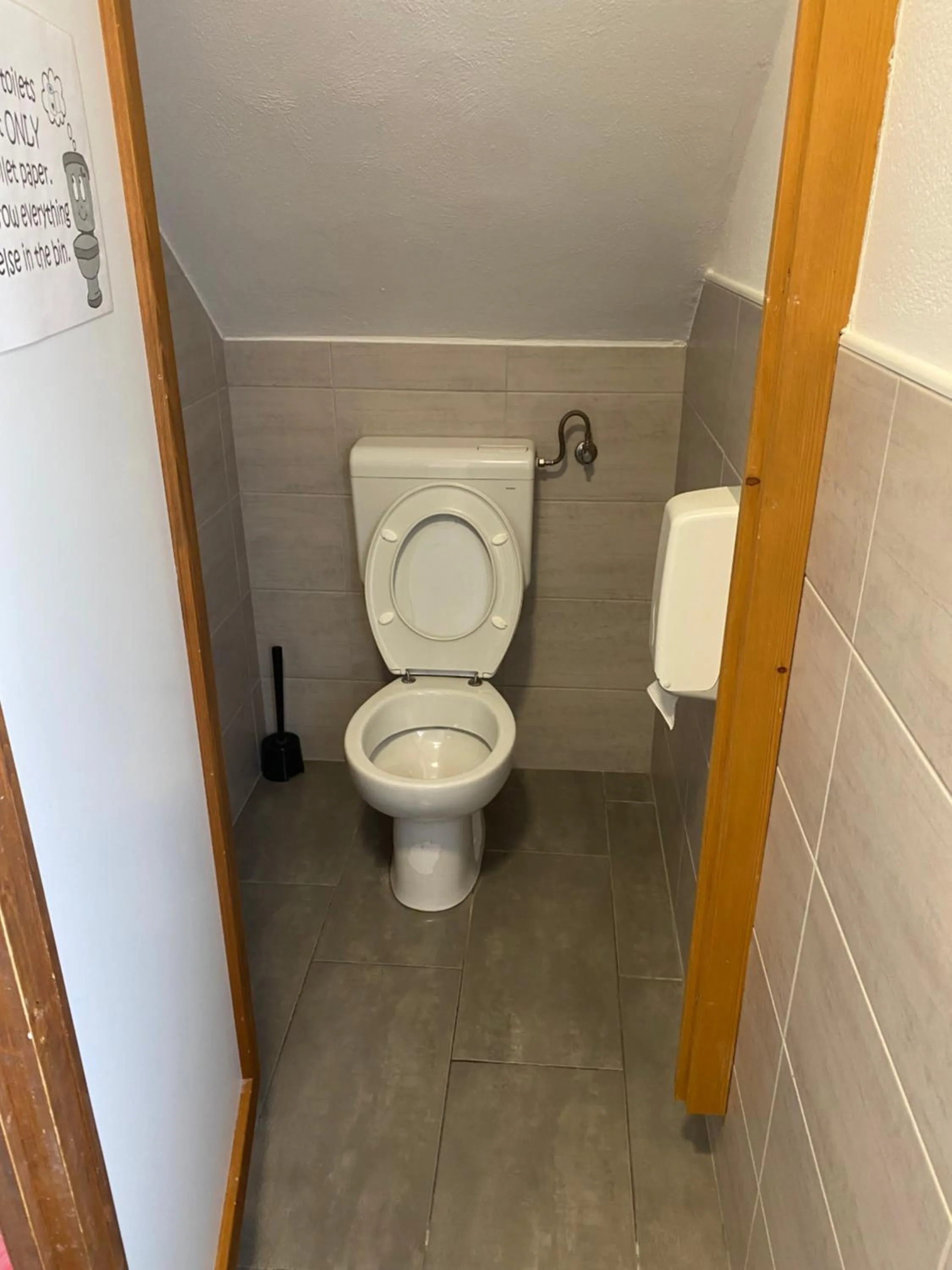 Toilet in Travellers' Haven Hostel