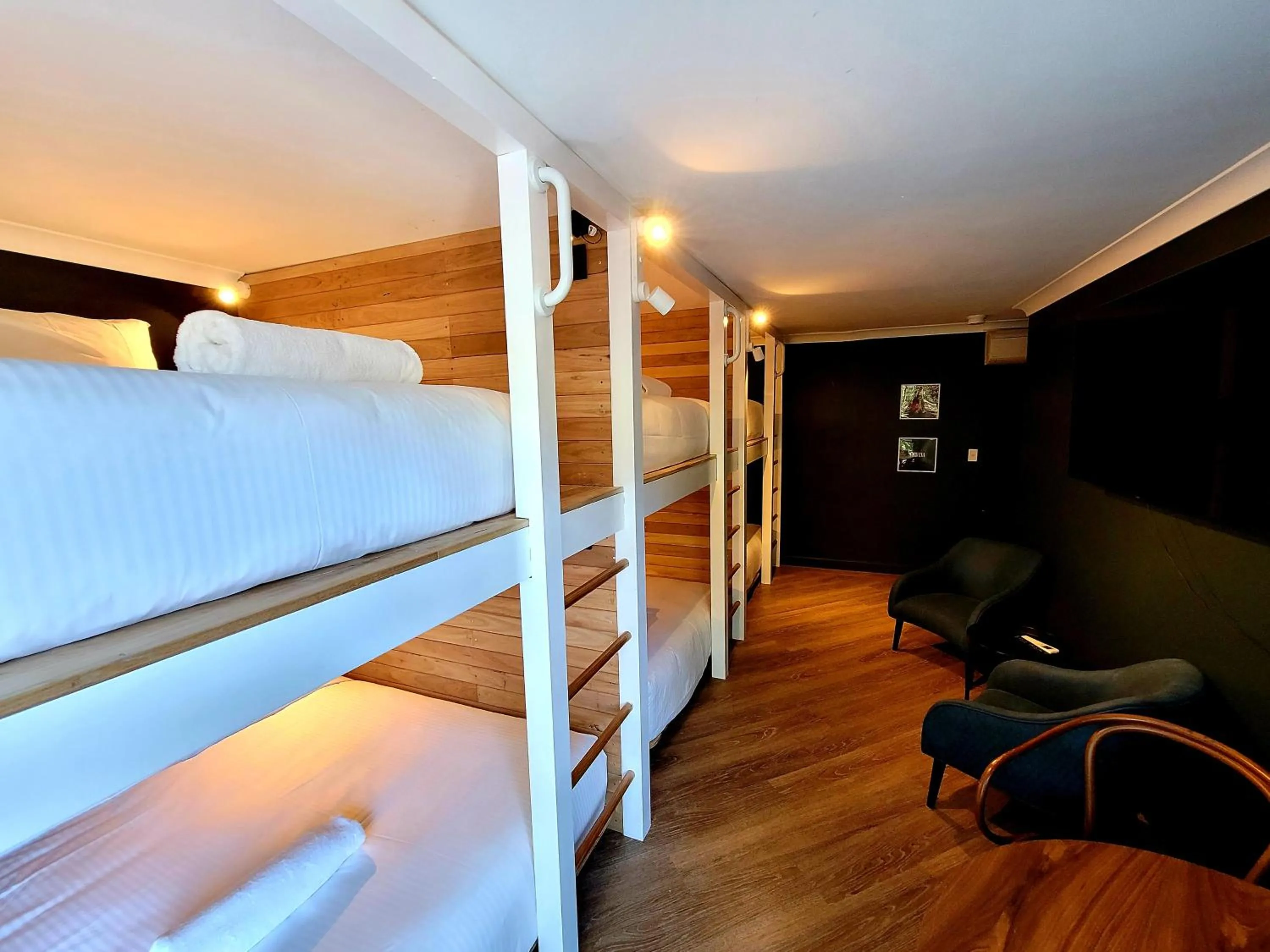 group of guests, Bed in The Blue Hotel Bondi