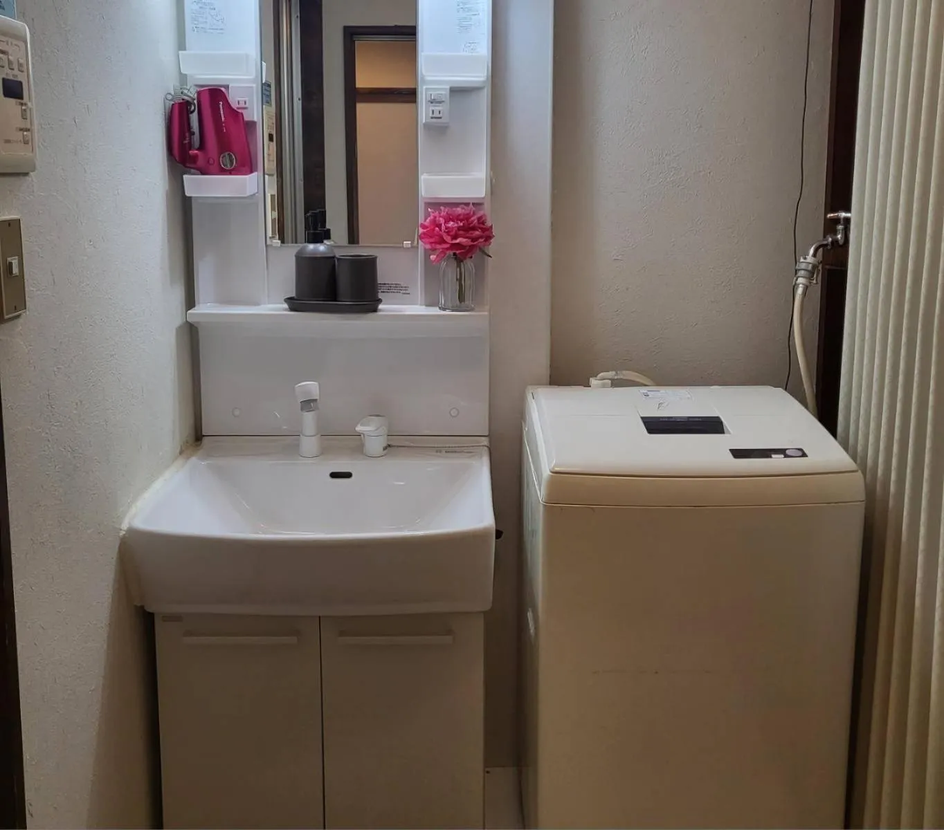 washing machine in Hakuba Inn Bloom