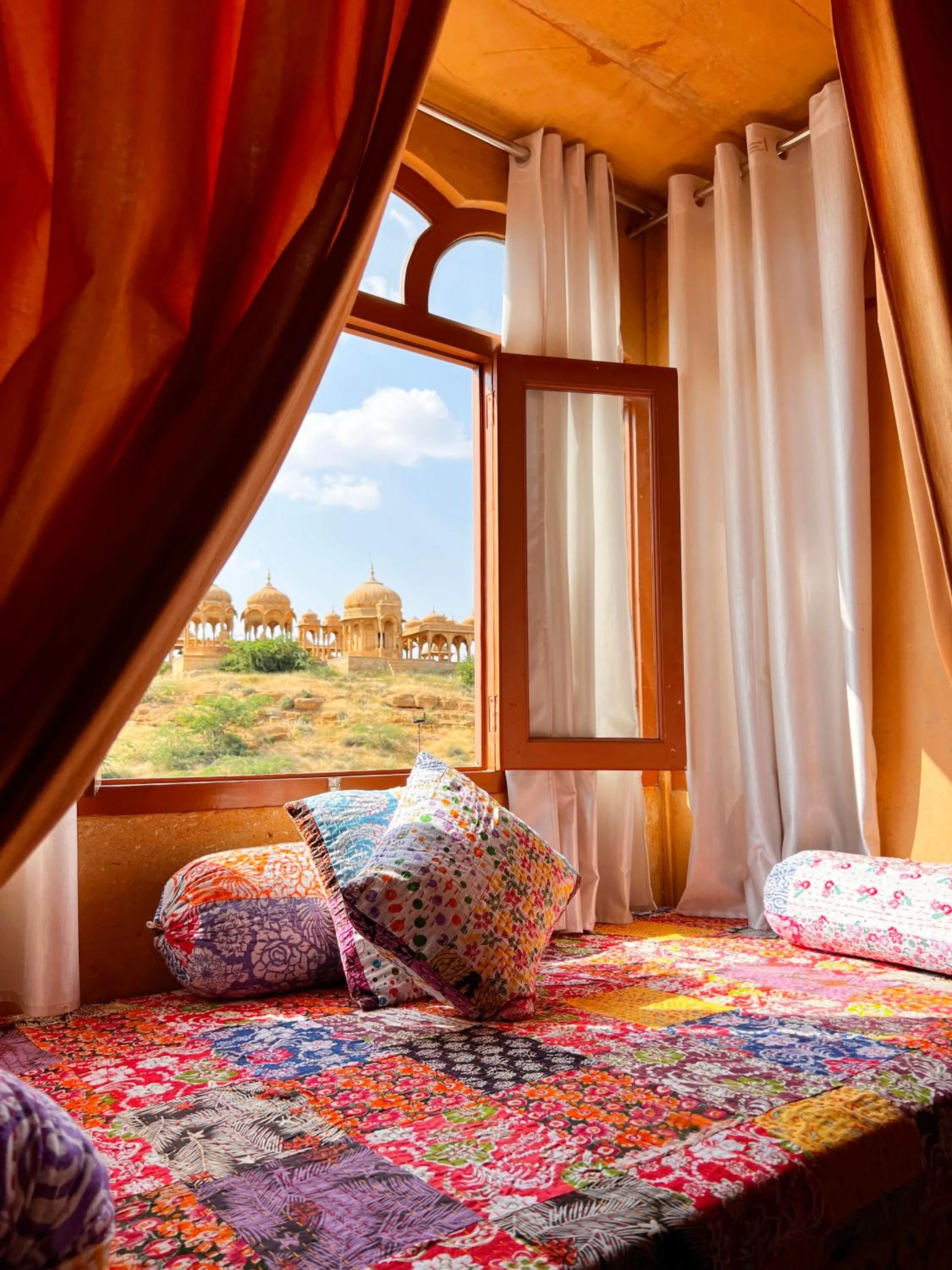 Bed in Hotel Royal Heritage