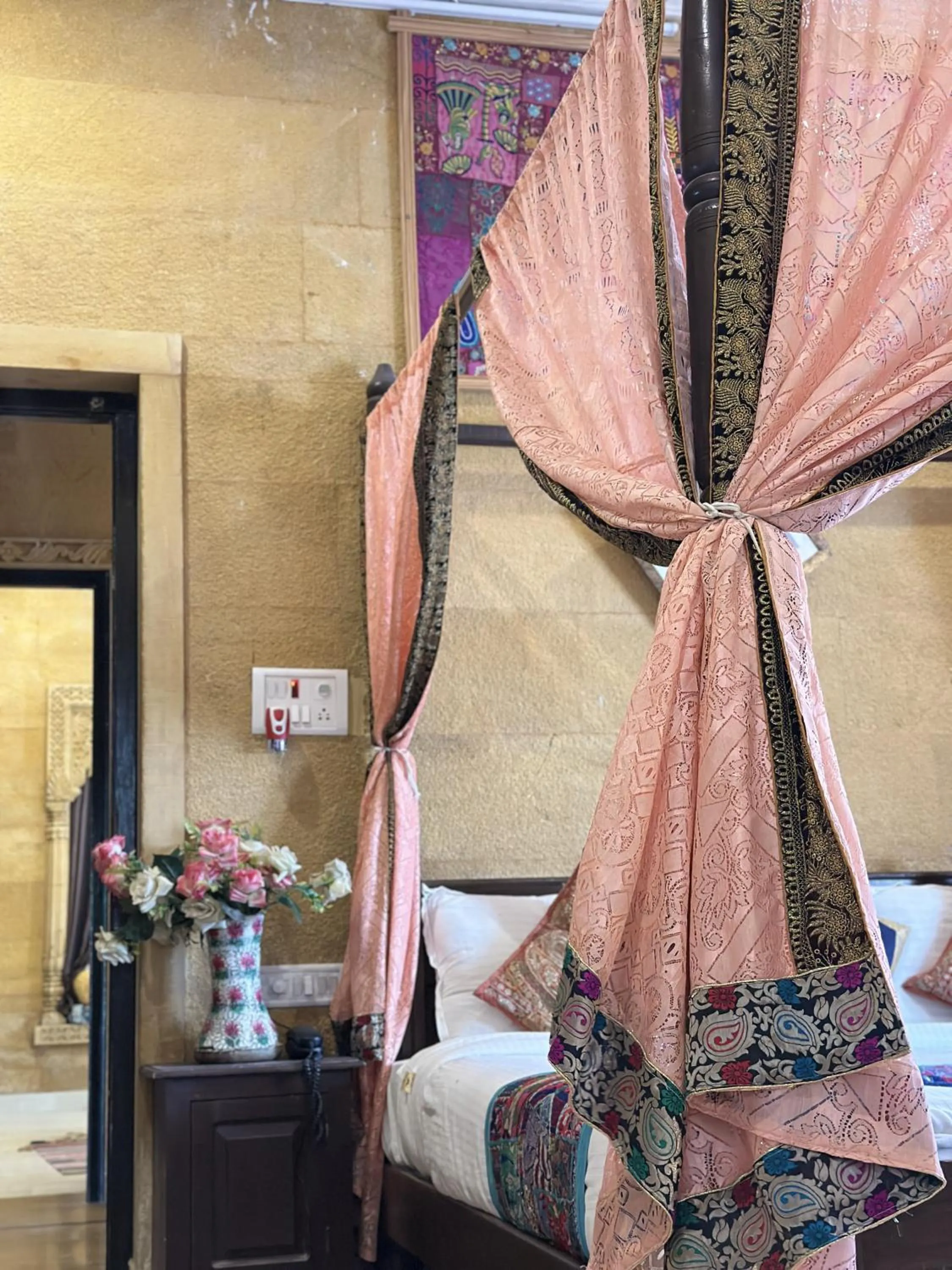 Property building, Bed in Hotel Royal Heritage