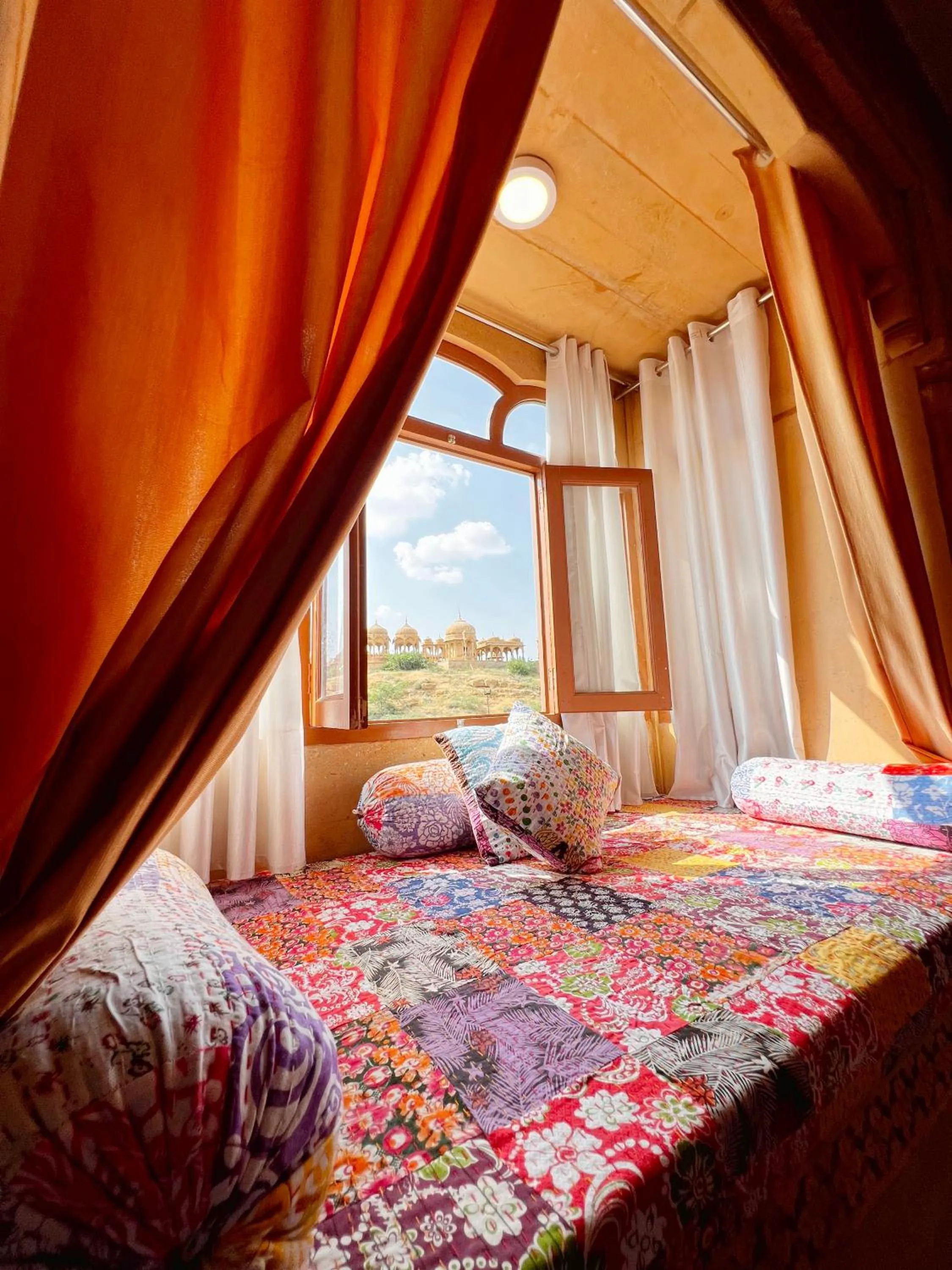 Bed in Hotel Royal Heritage