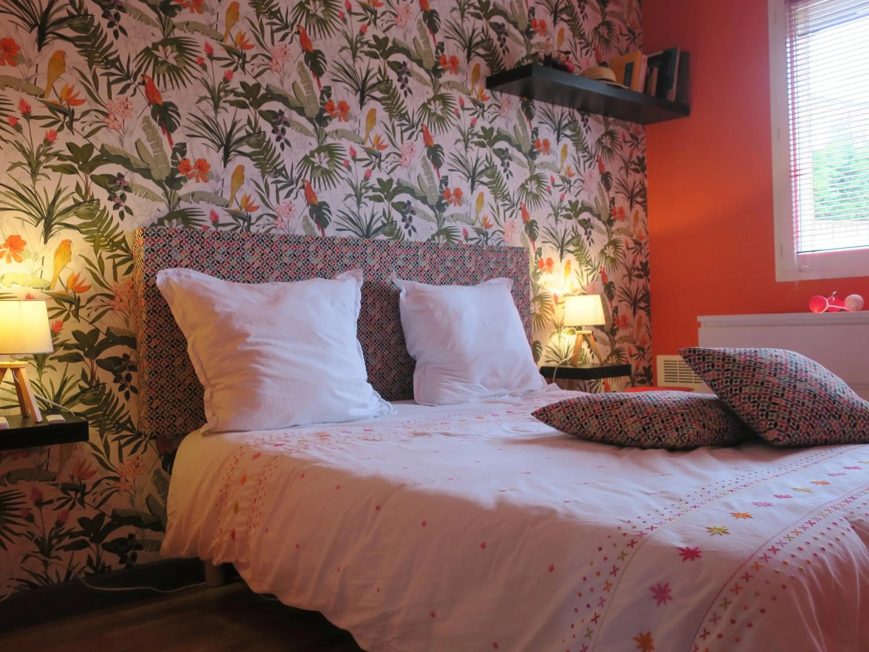 Bed in Chambres au grand calme dans maison