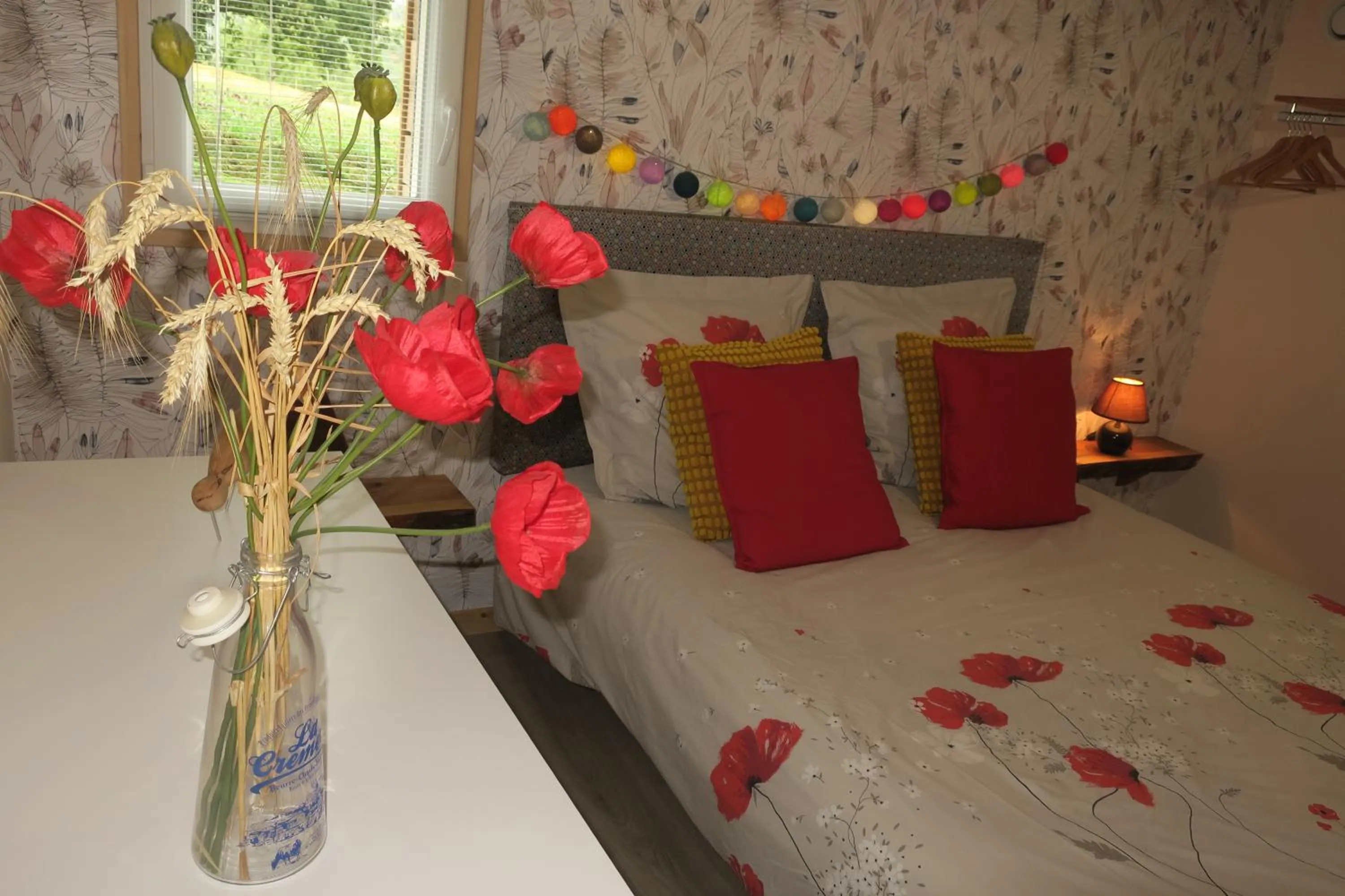 Photo of the whole room, Bed in Chambres au grand calme dans maison