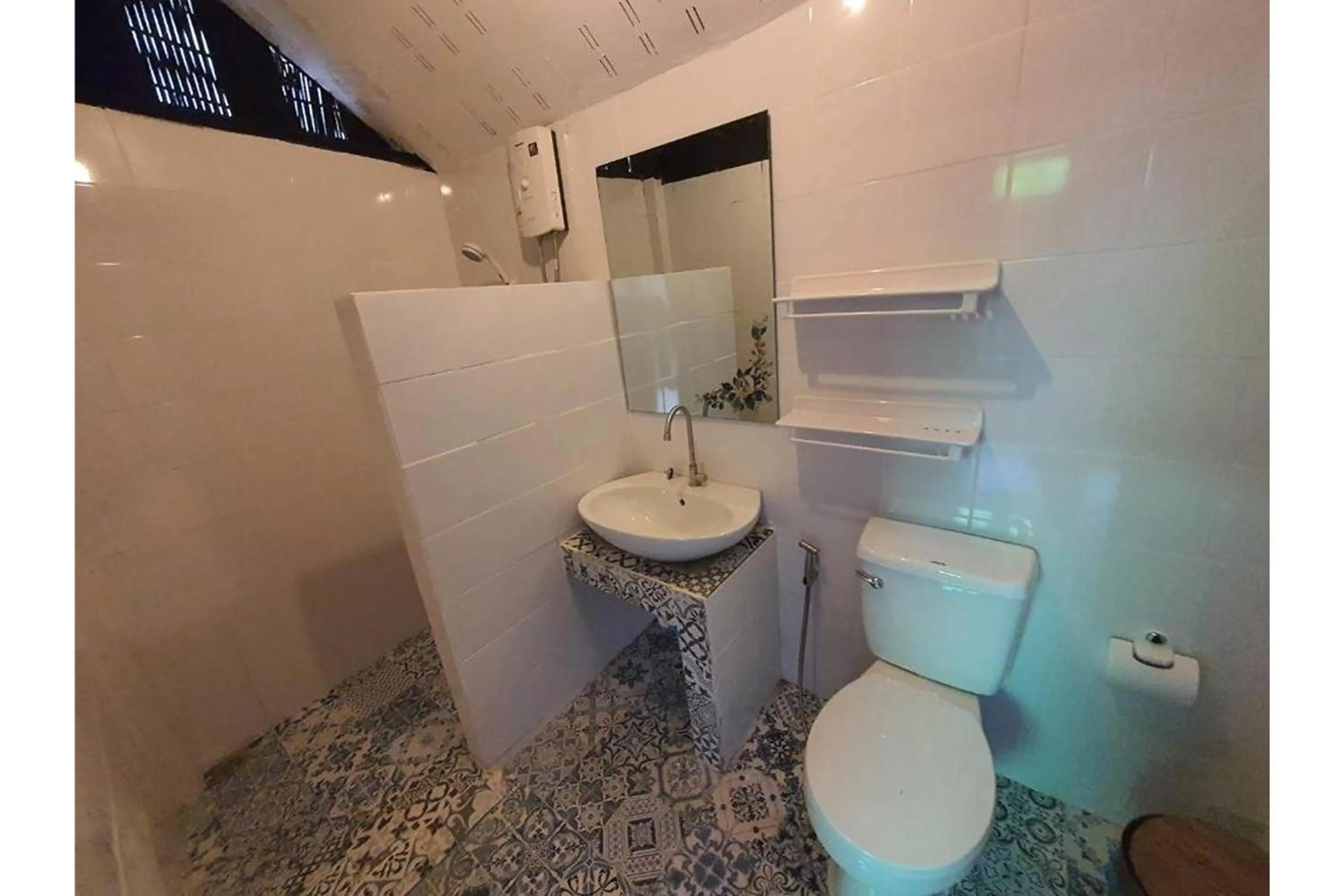 Shower in Nokkamin Home Chiang Dao