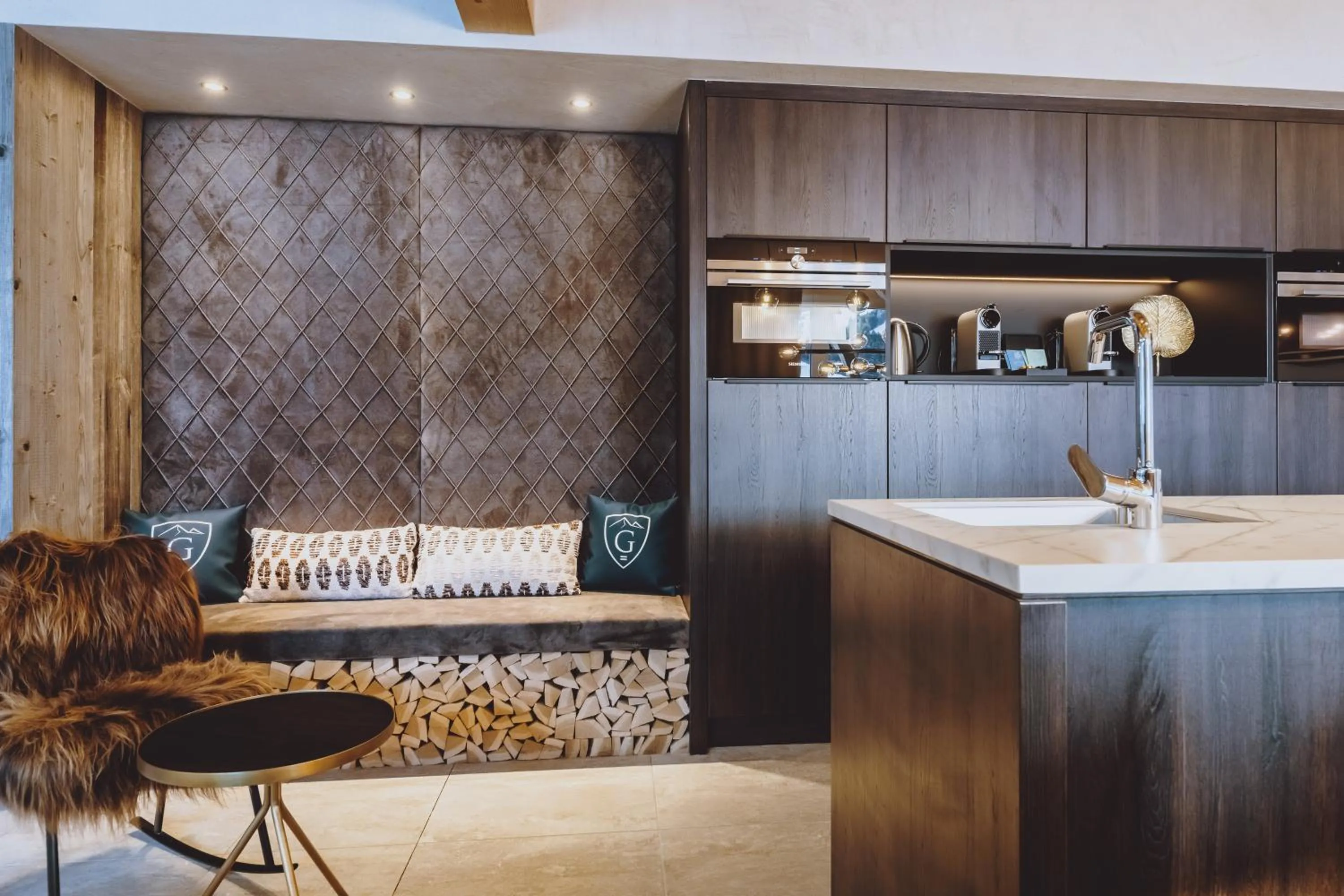Kitchen or kitchenette in GLEMM by AvenidA Superior Hotel & Residences