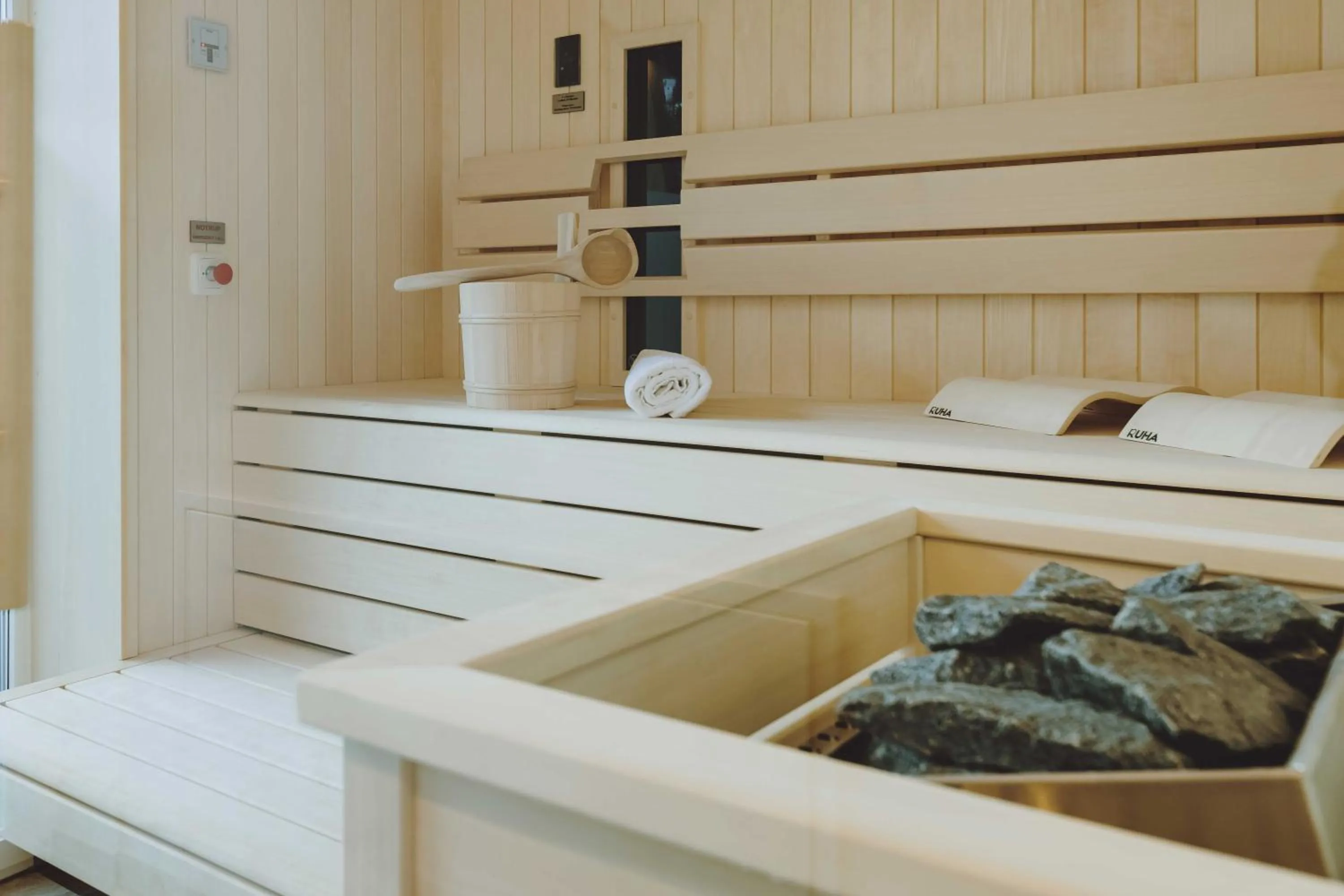 Sauna in GLEMM by AvenidA Superior Hotel & Residences