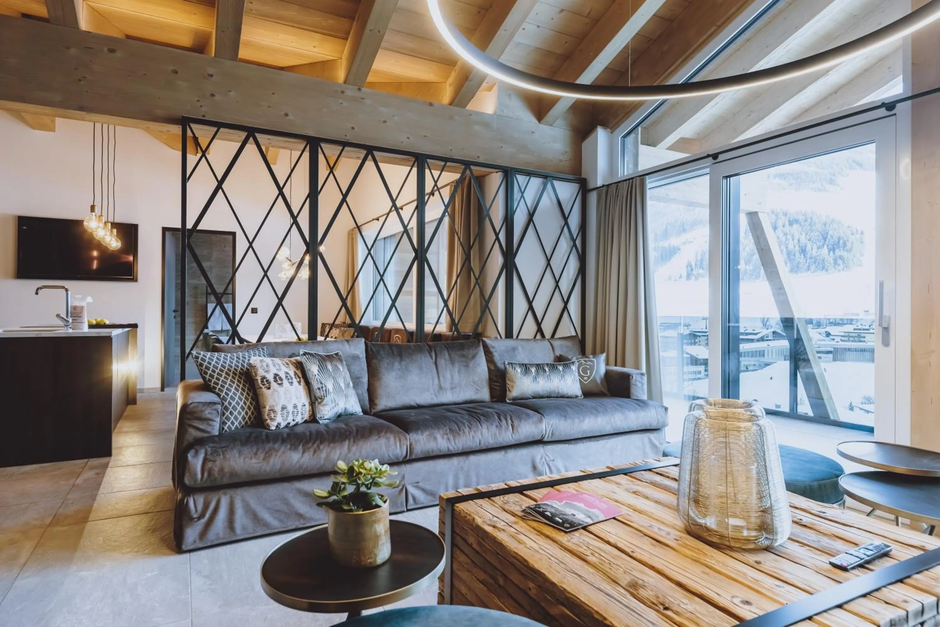 TV and multimedia in GLEMM by AvenidA Superior Hotel & Residences