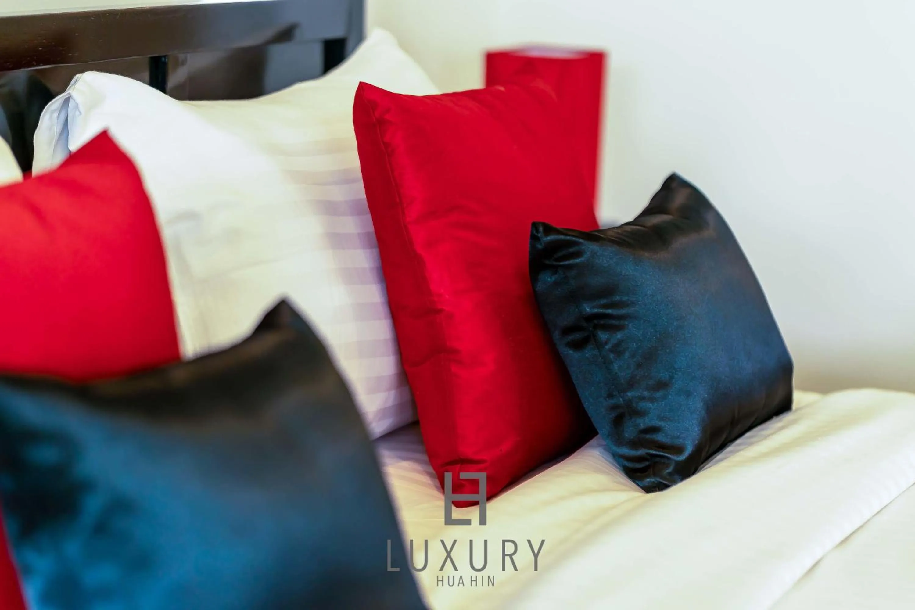 Bed in Cozy Modern 3 Bedroom Pool Villa L70