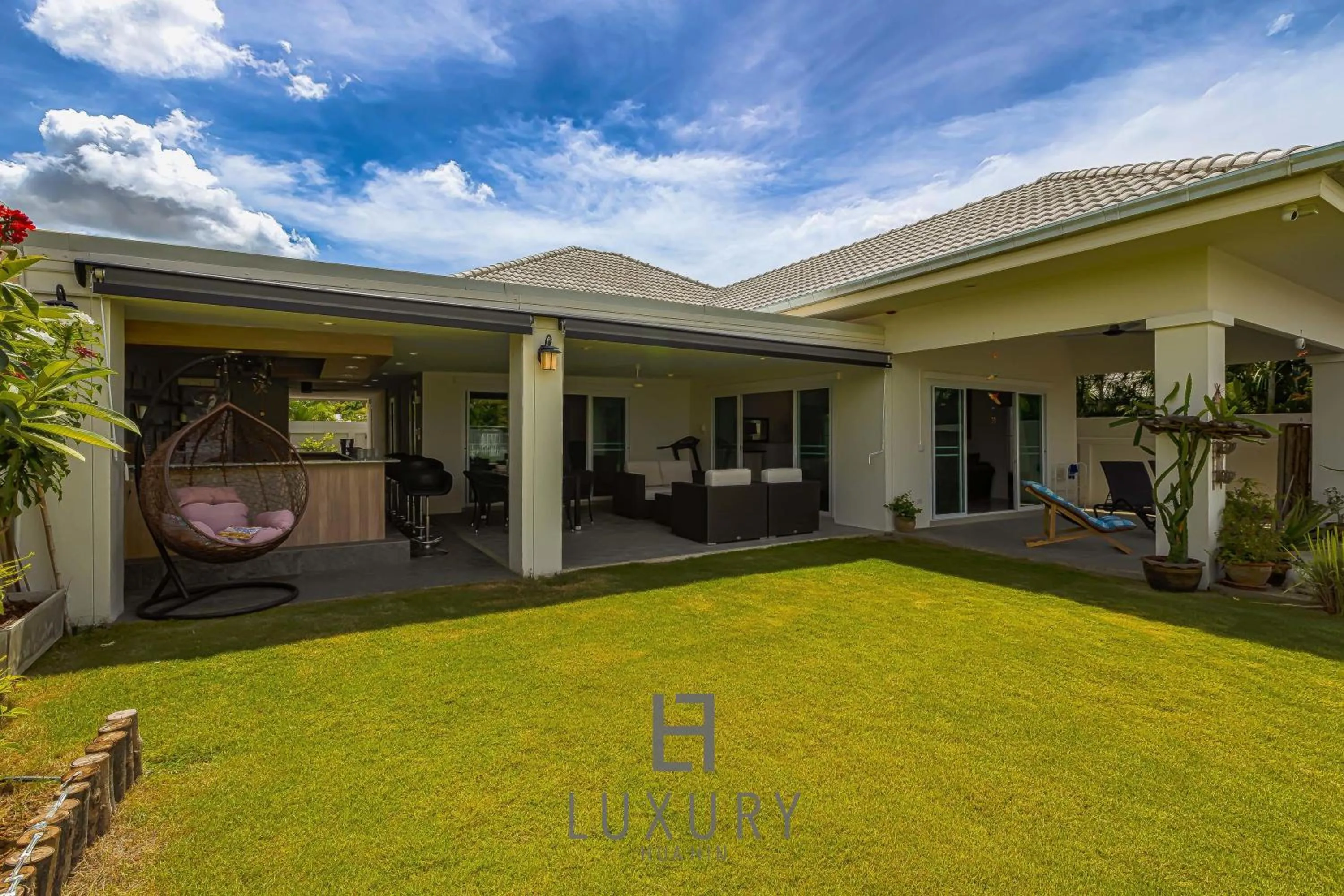 Cozy Modern 3 Bedroom Pool Villa L70