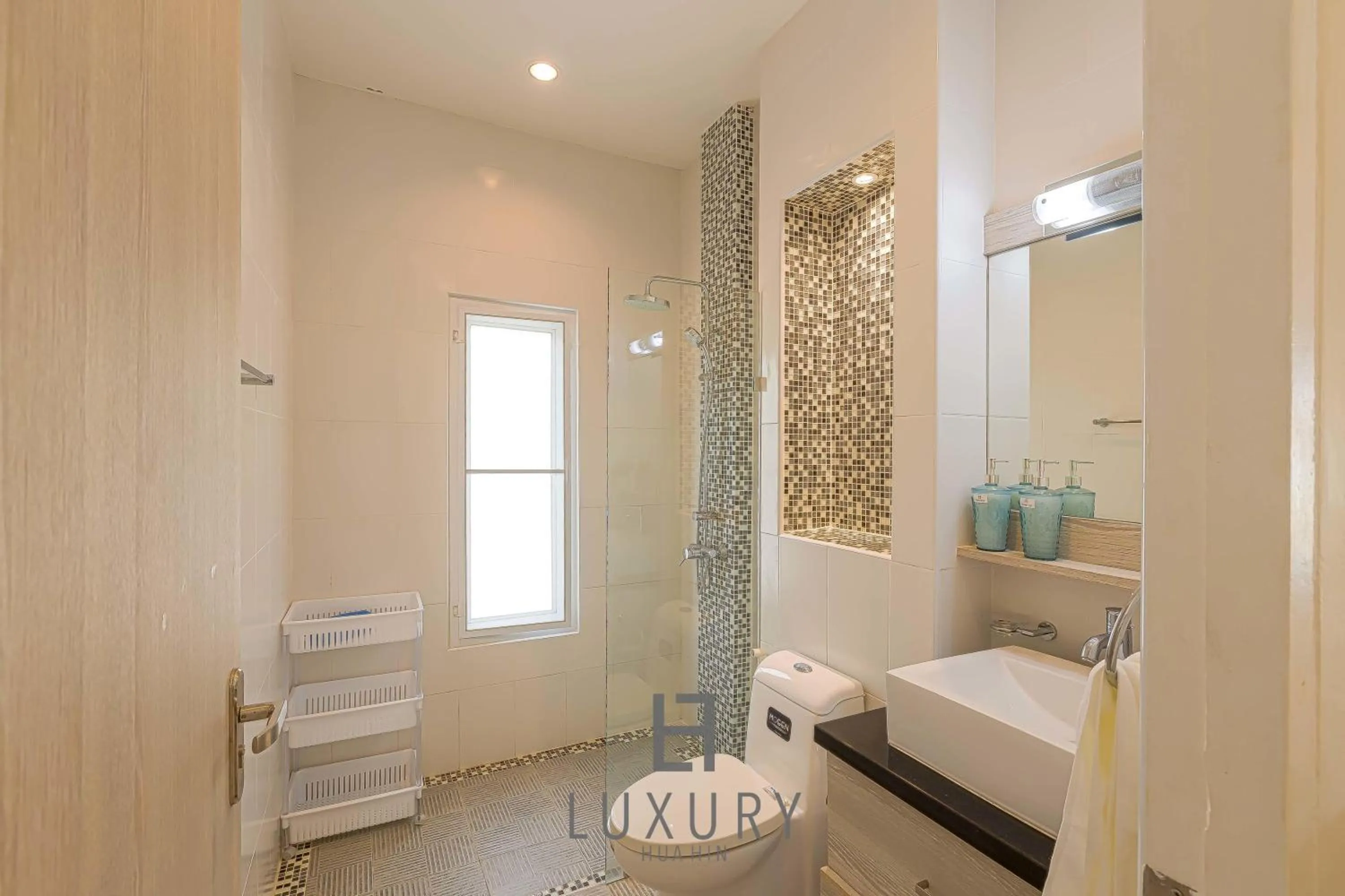 Cozy Modern 3 Bedroom Pool Villa L70